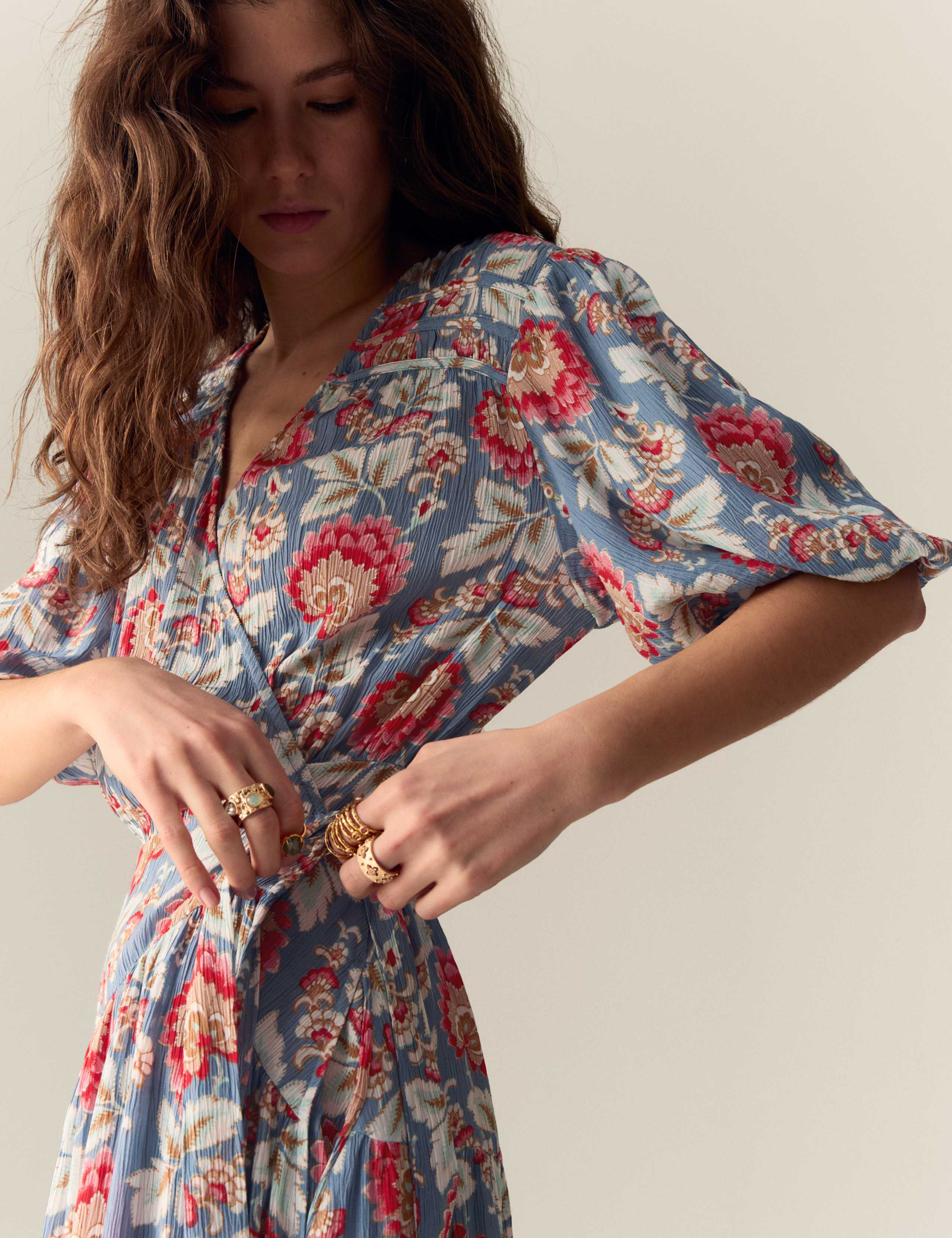 Floral V-Neck Gathered Midi Wrap Dress 4 of 5