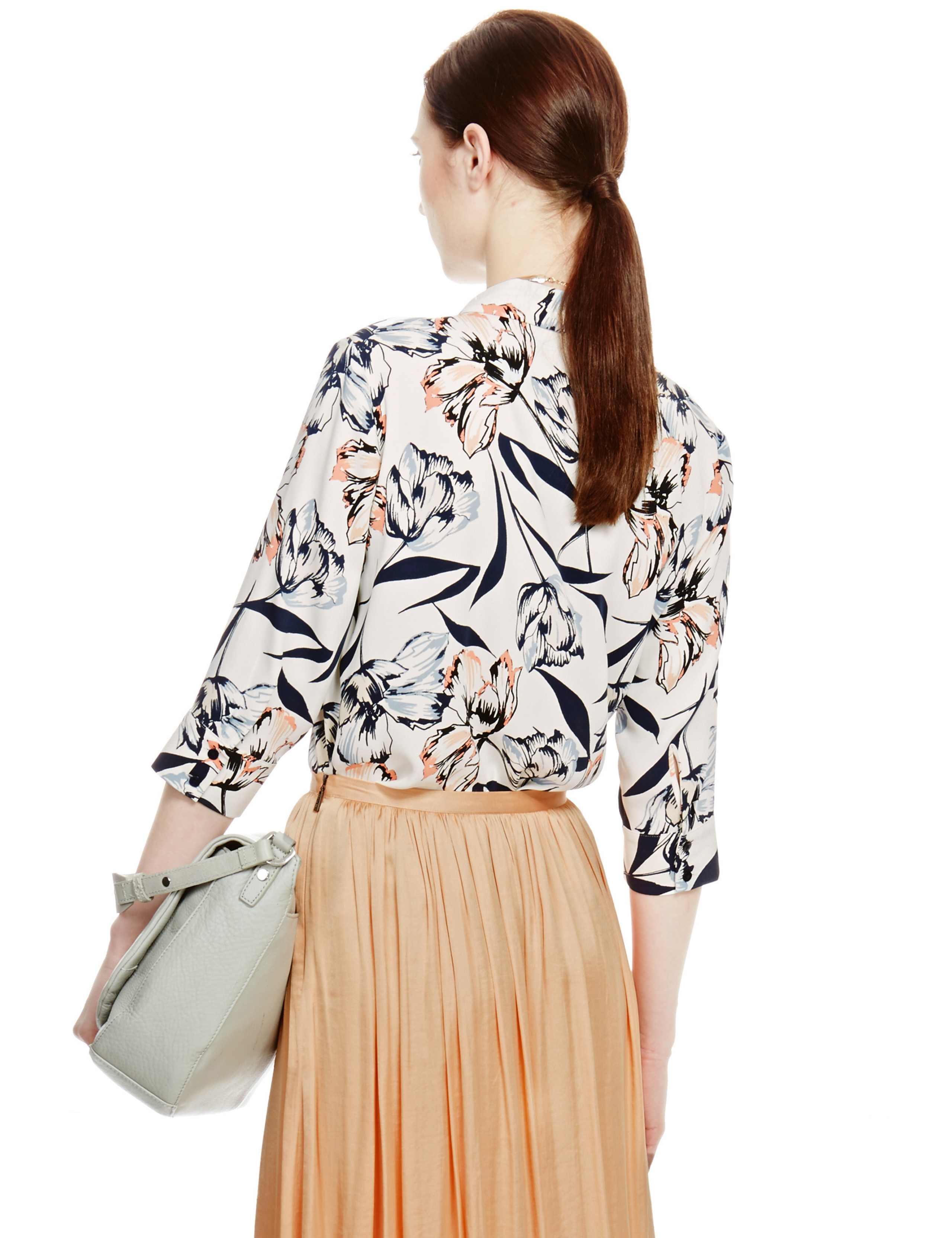 Collared Neck Floral Blouse 4 of 4