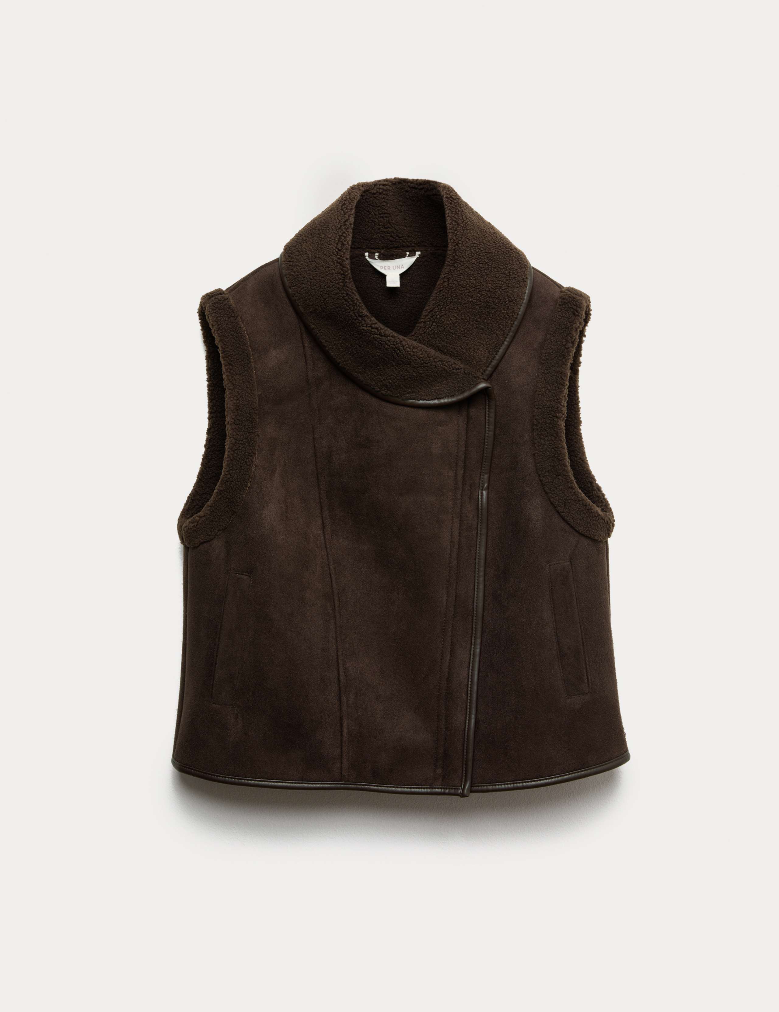 Quilted Short Gilet 2 of 5