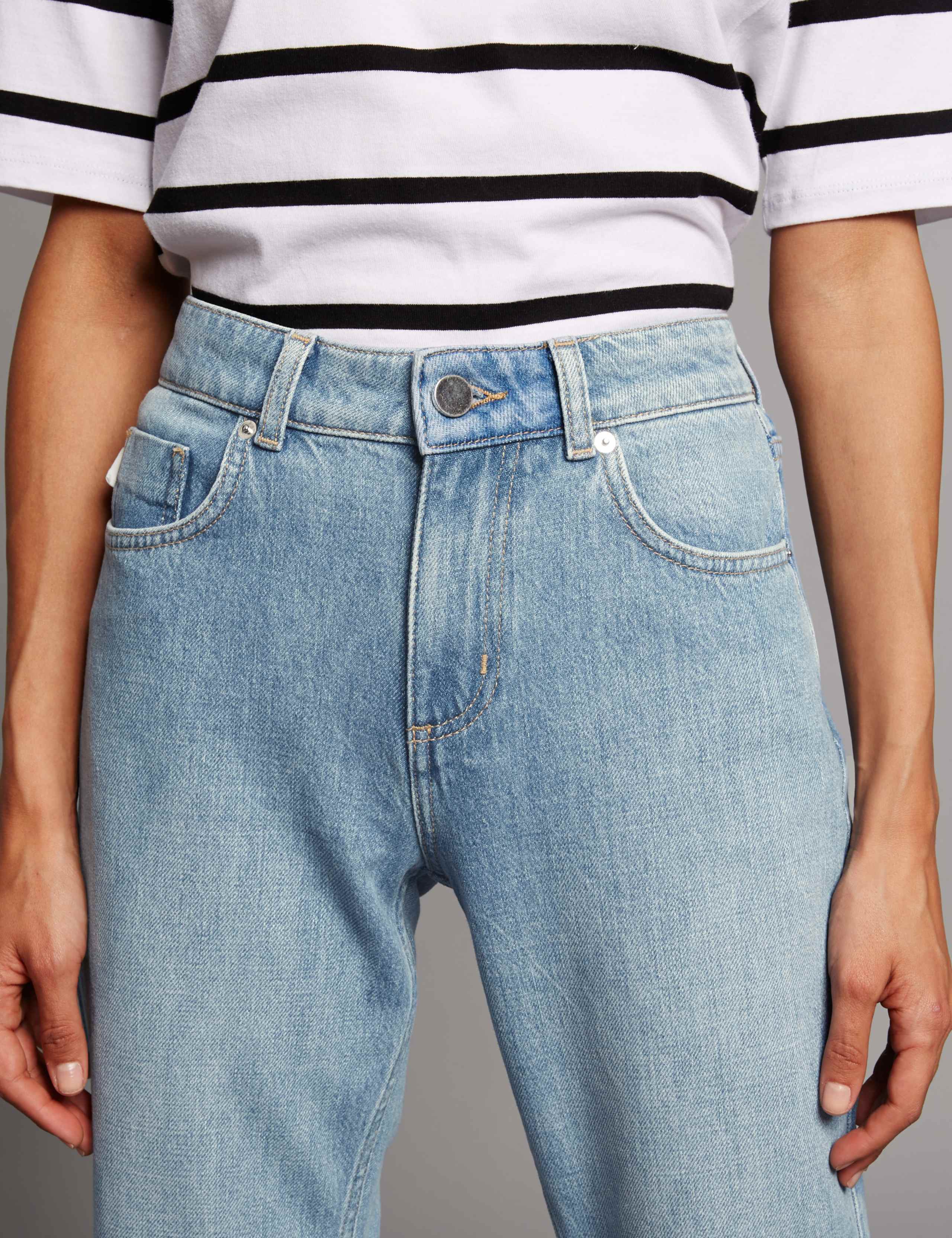 Mid Rise Straight Cropped Jeans 5 of 6