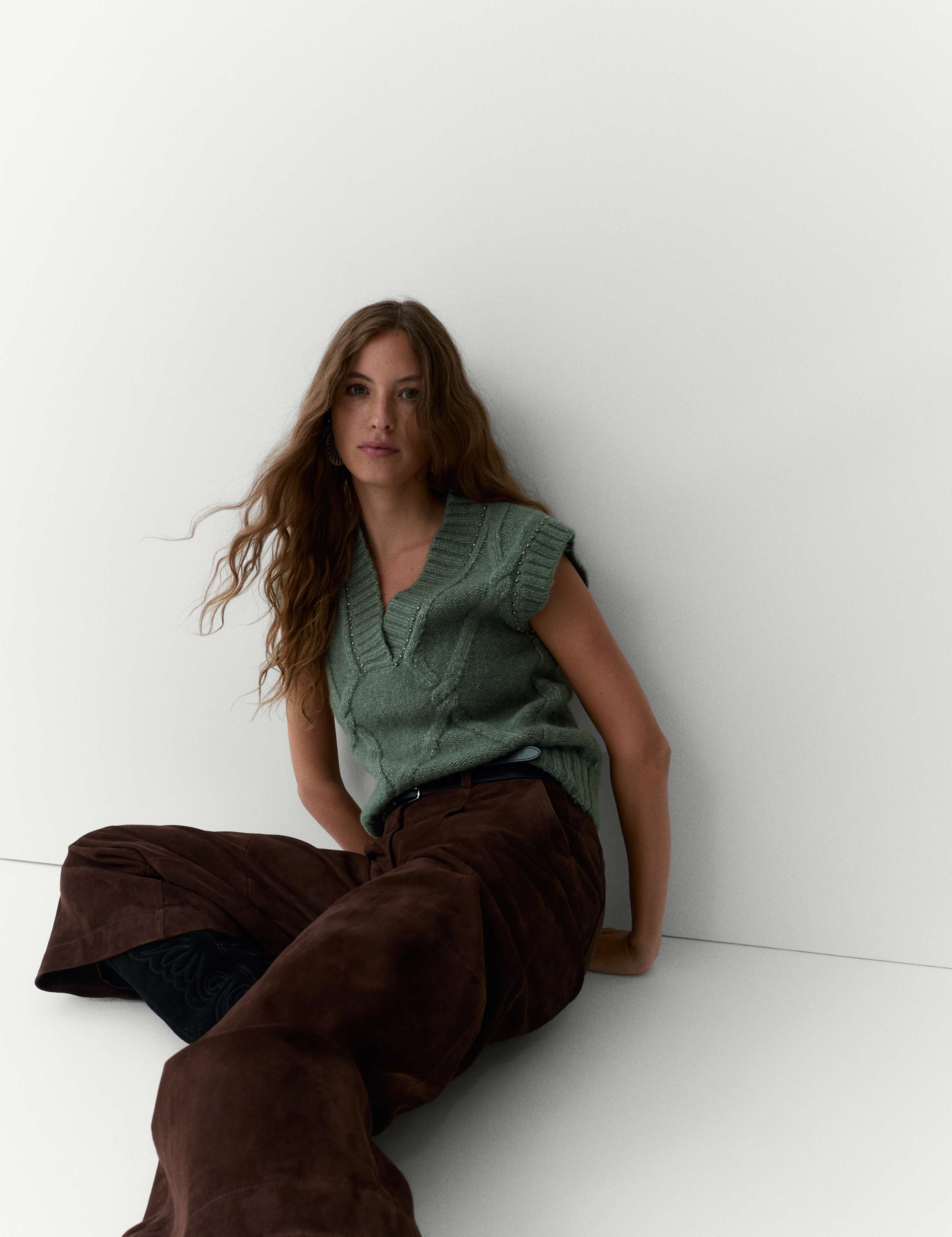 Embellished Cable Knit V-Neck Tabard 3 of 5