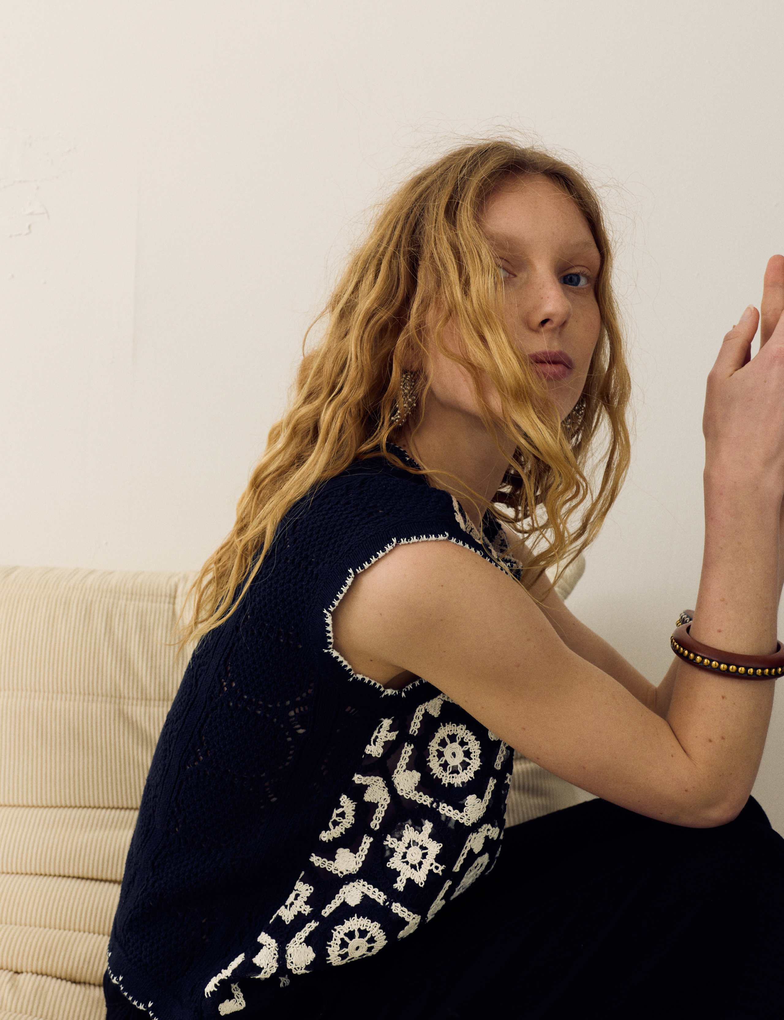 Cotton Rich Monotone Floral Crochet-Inspired Tabard 3 of 5