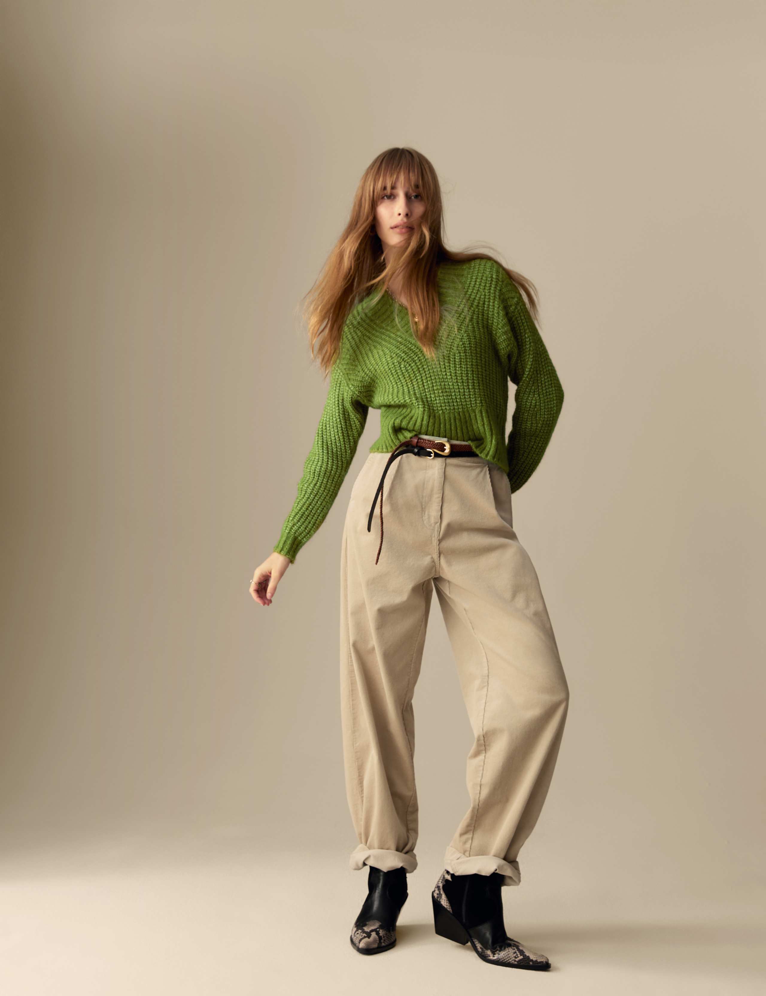 Ribbed V-Neck Puff Sleeve Jumper with Wool 3 of 7