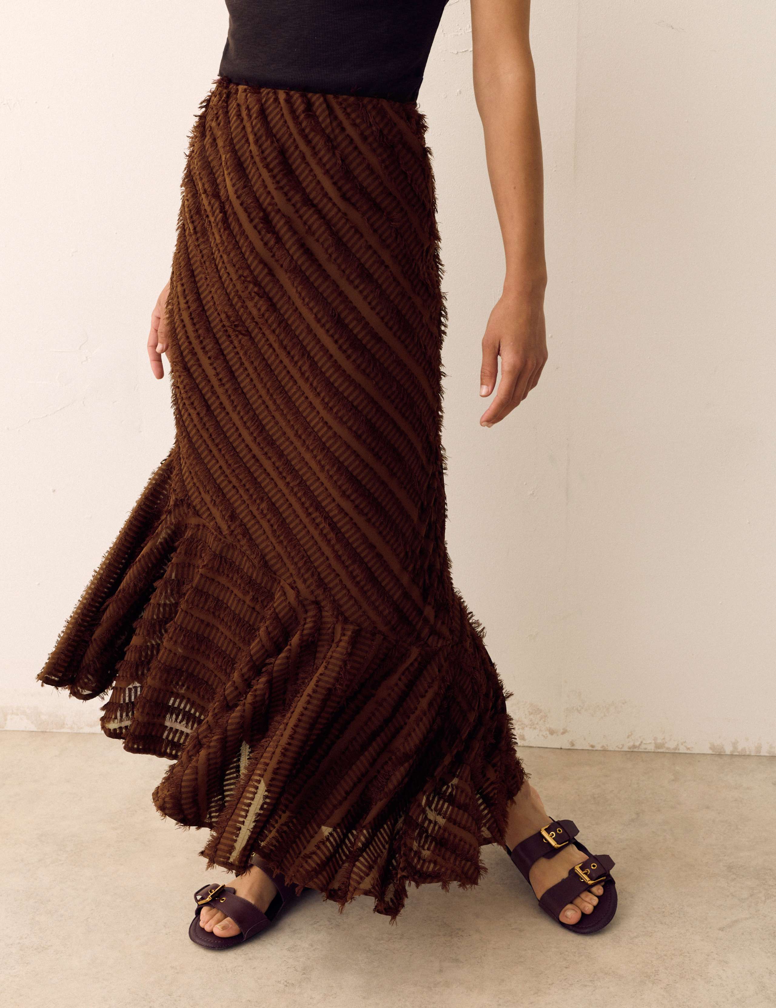 Tufted Asymmetric Midaxi Tiered Skirt 3 of 6