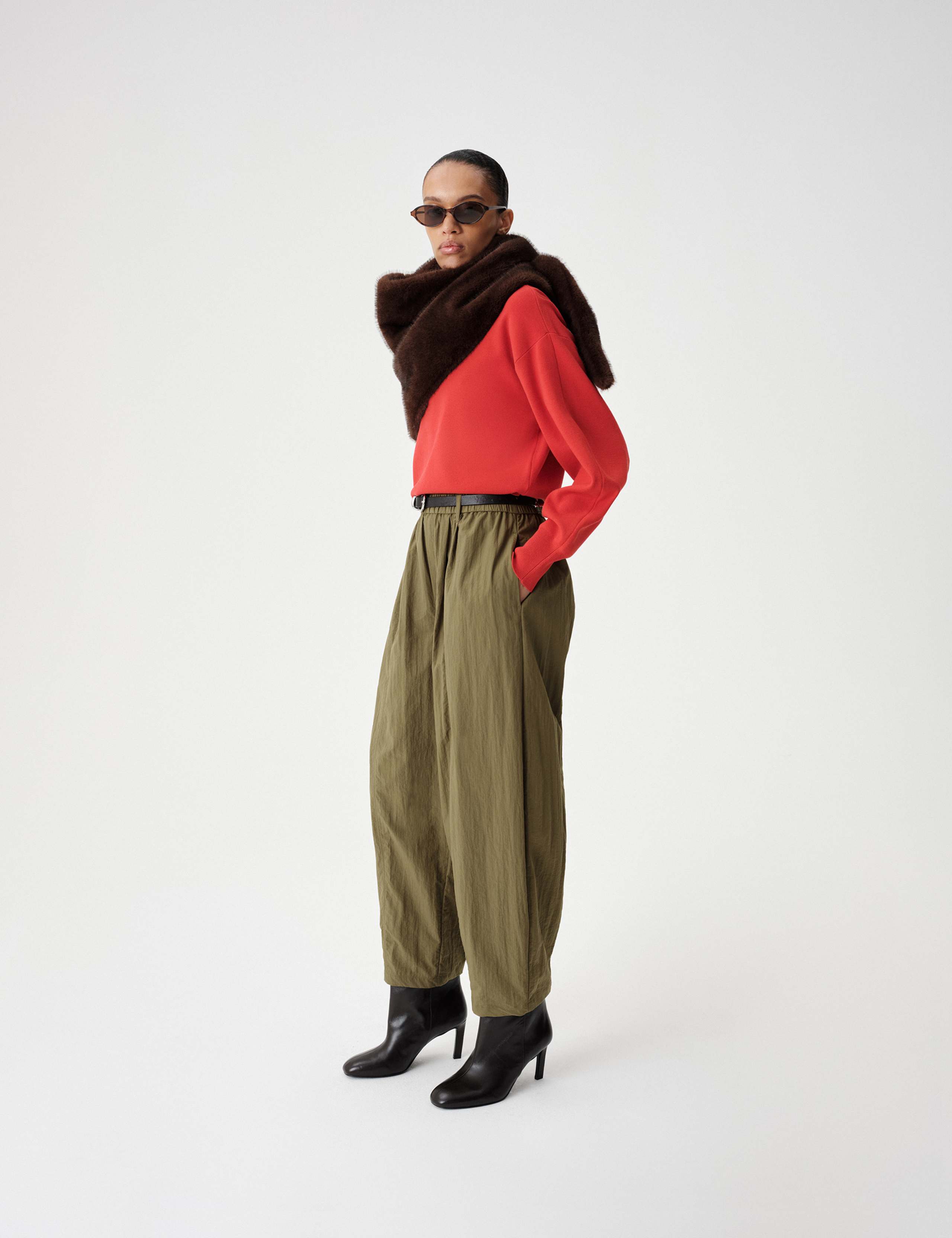 Elasticated Waist Barrel Leg Trousers 3 of 6