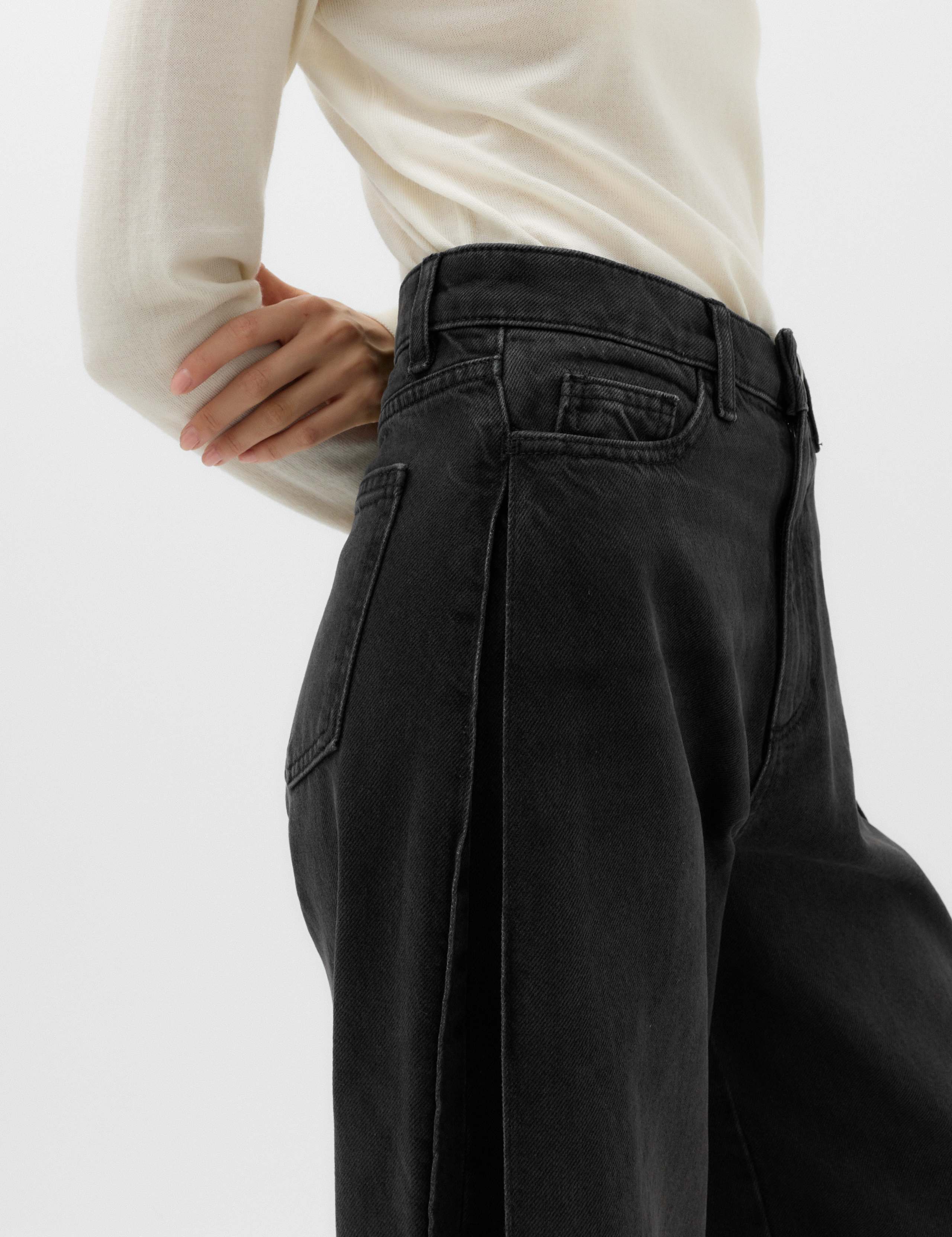 Mid Rise Side Pleat Wide Leg Jeans 3 of 6