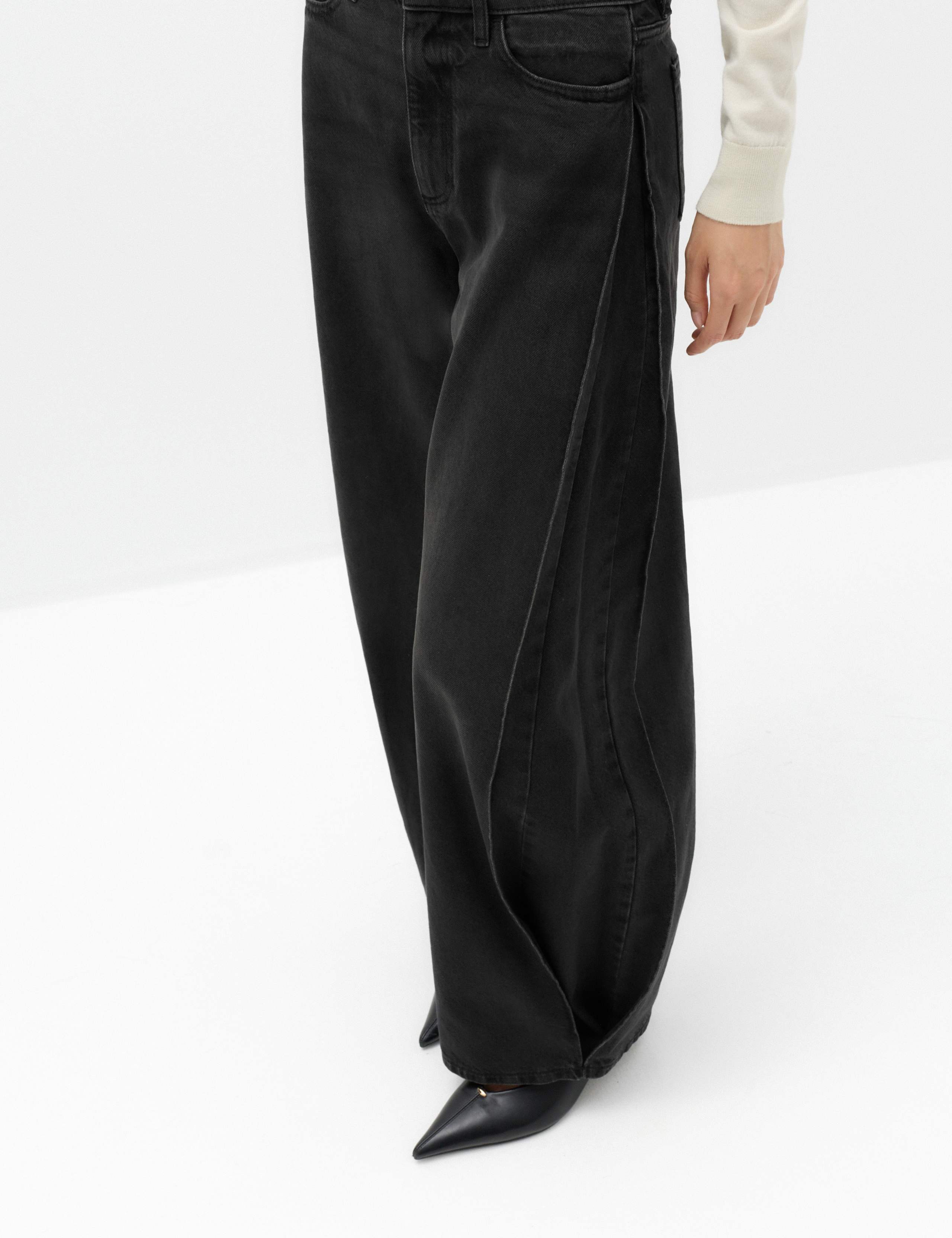 Mid Rise Side Pleat Wide Leg Jeans 6 of 6