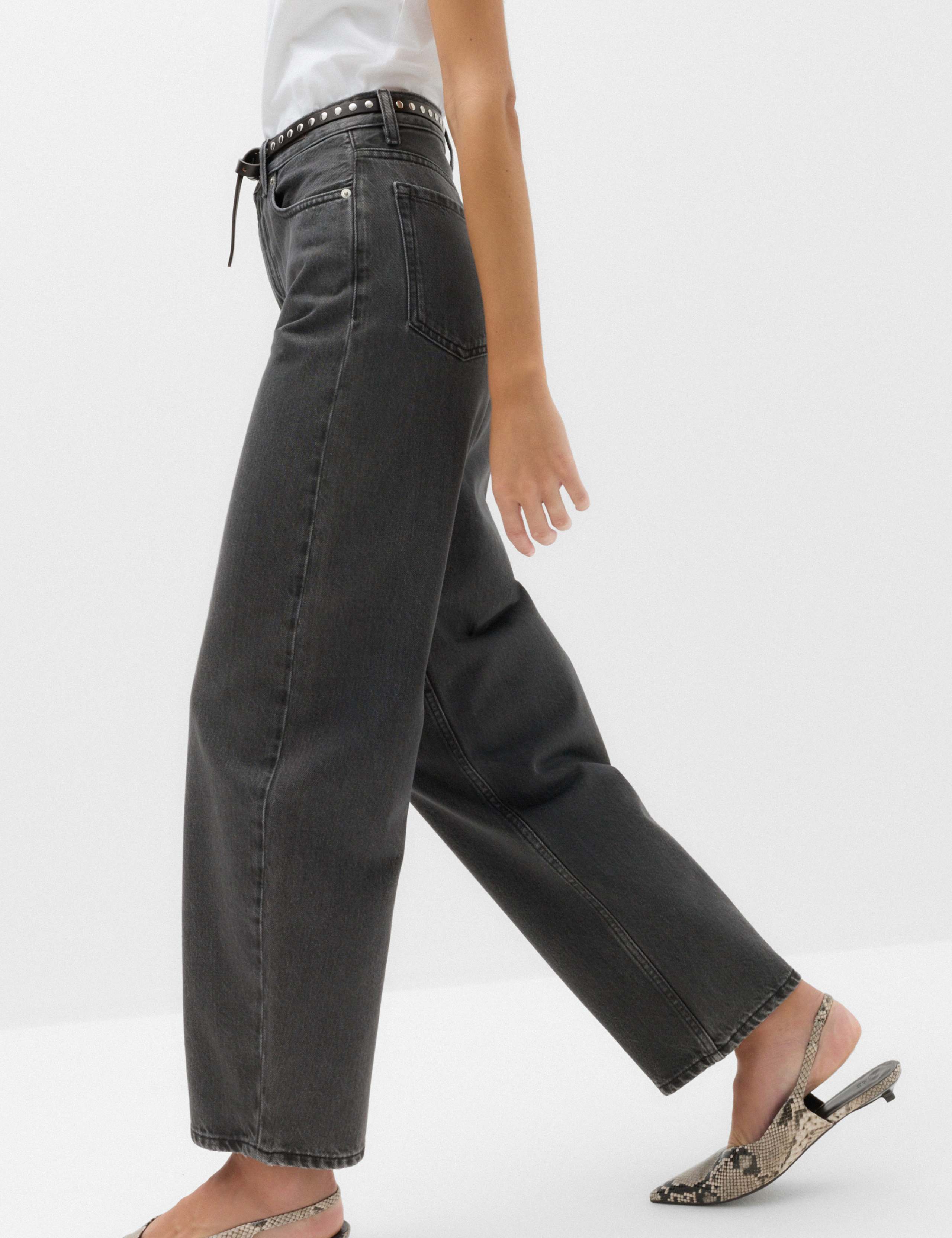 High Waisted Balloon Leg Jeans 3 of 7