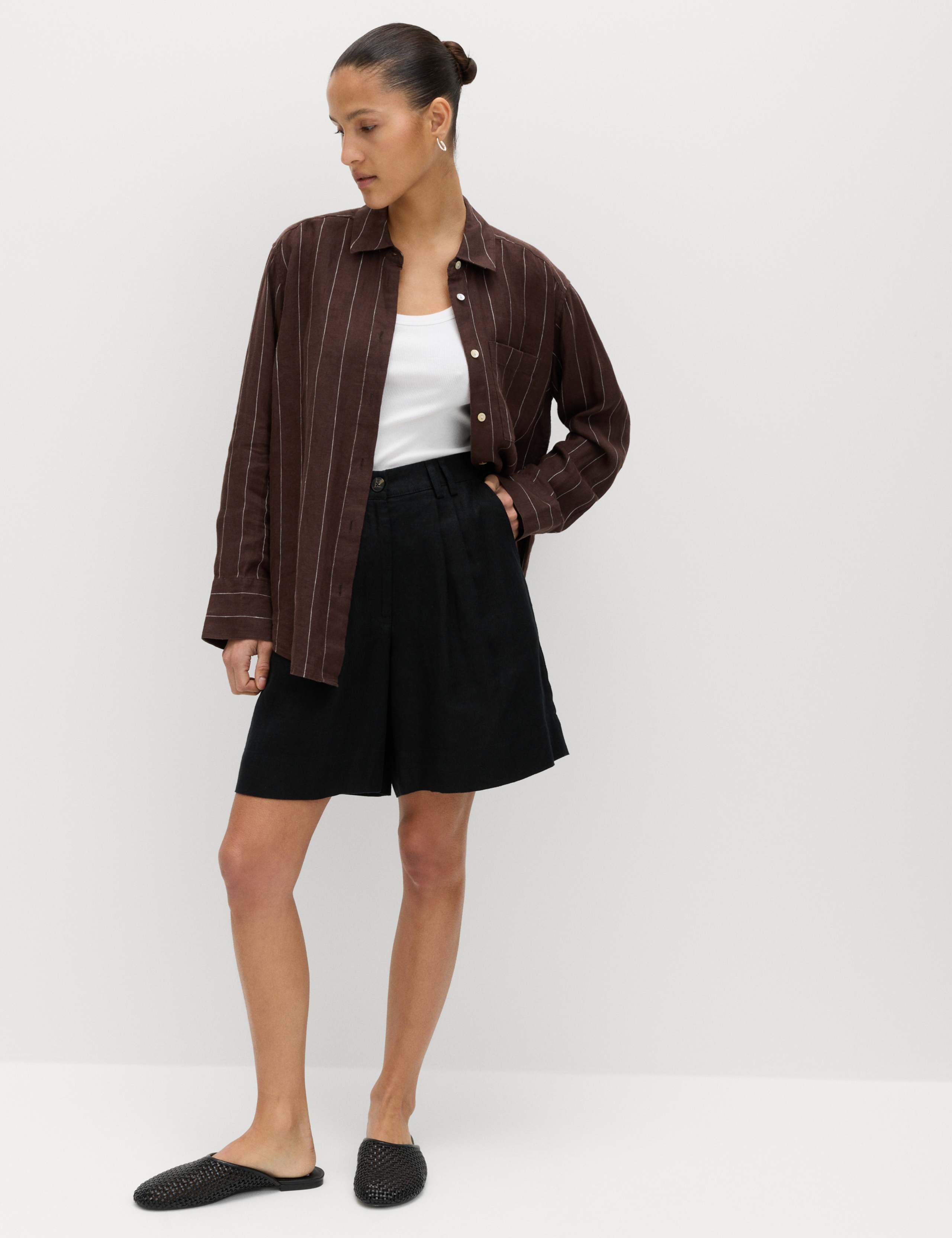 Pure Linen High Waisted Shorts 3 of 5