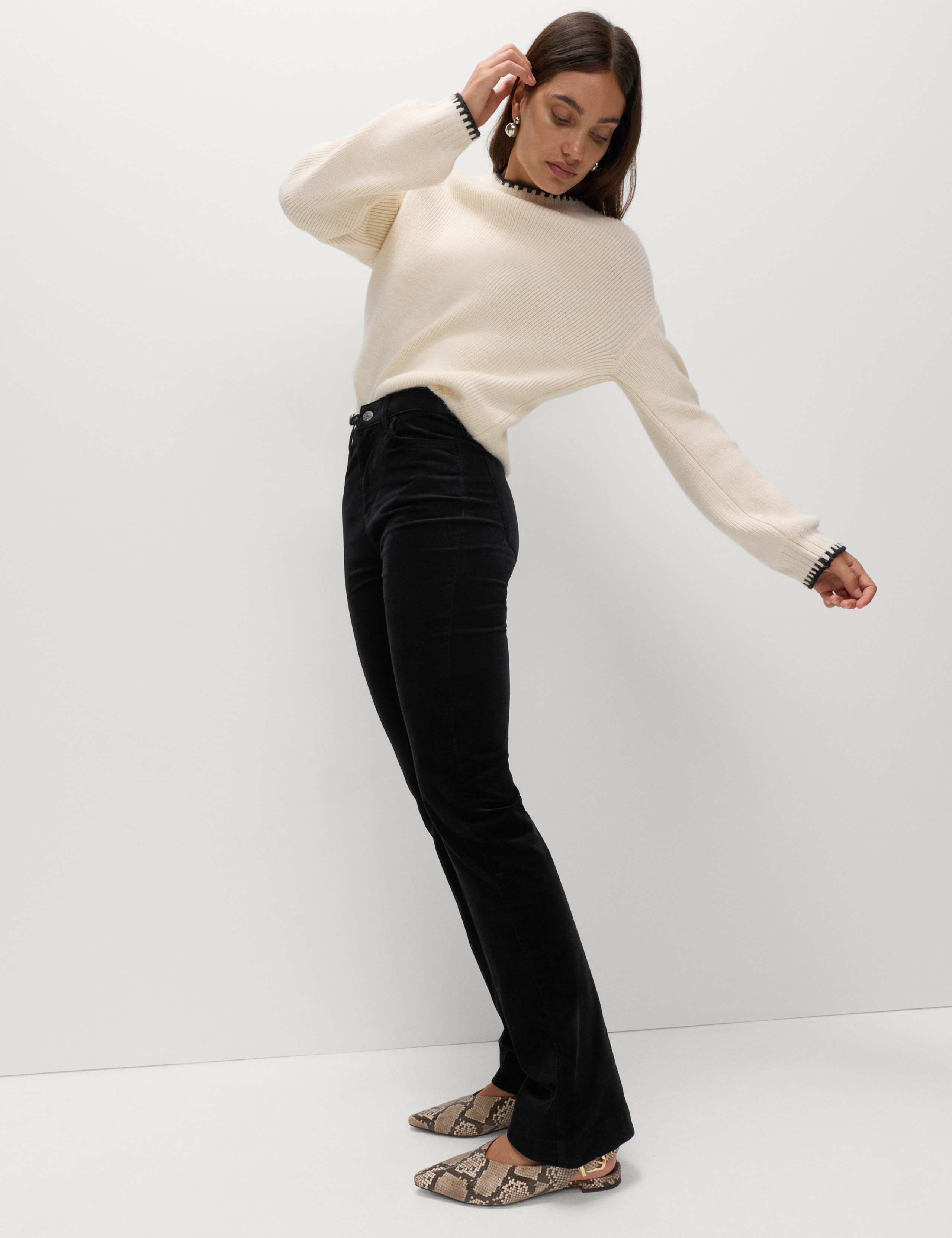 Slimflare Cord Jeans 3 of 6