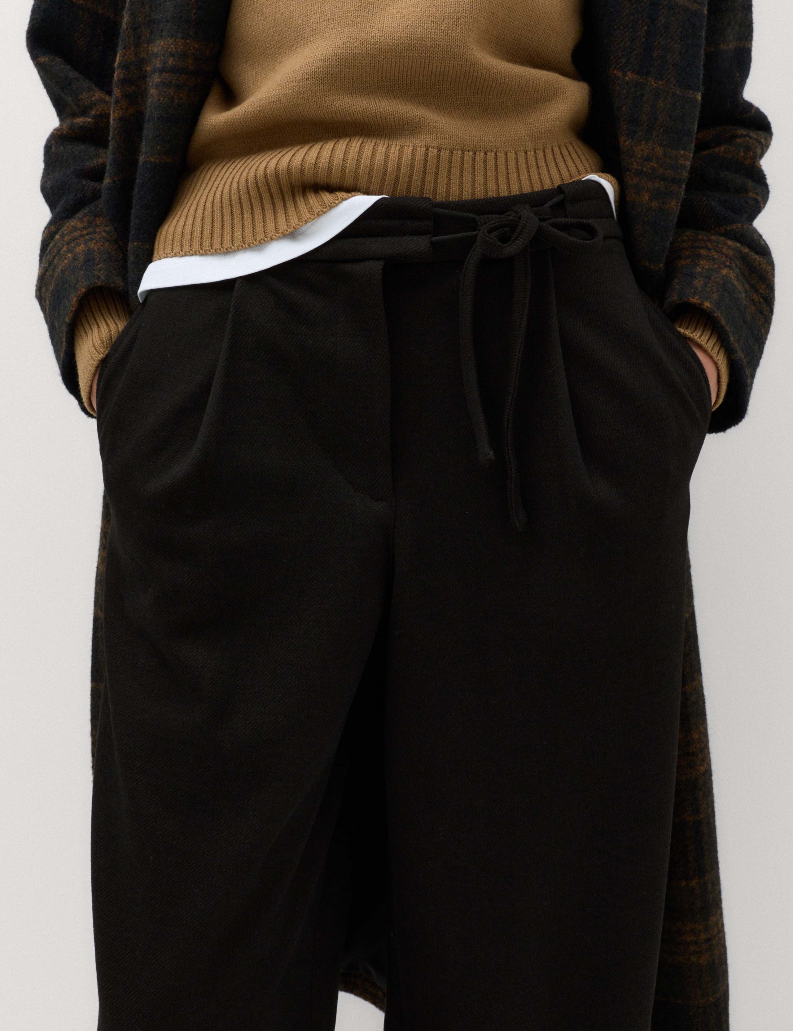 Tie Detail Wide Leg Trousers with Stretch 3 of 7