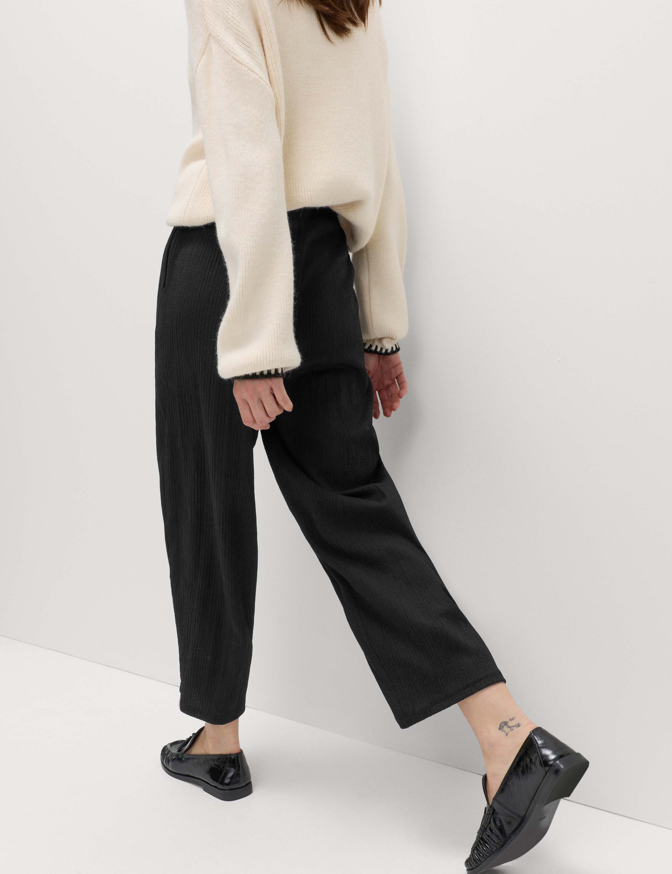 Textured Elasticated Waist Carrot Leg Trousers 4 of 5