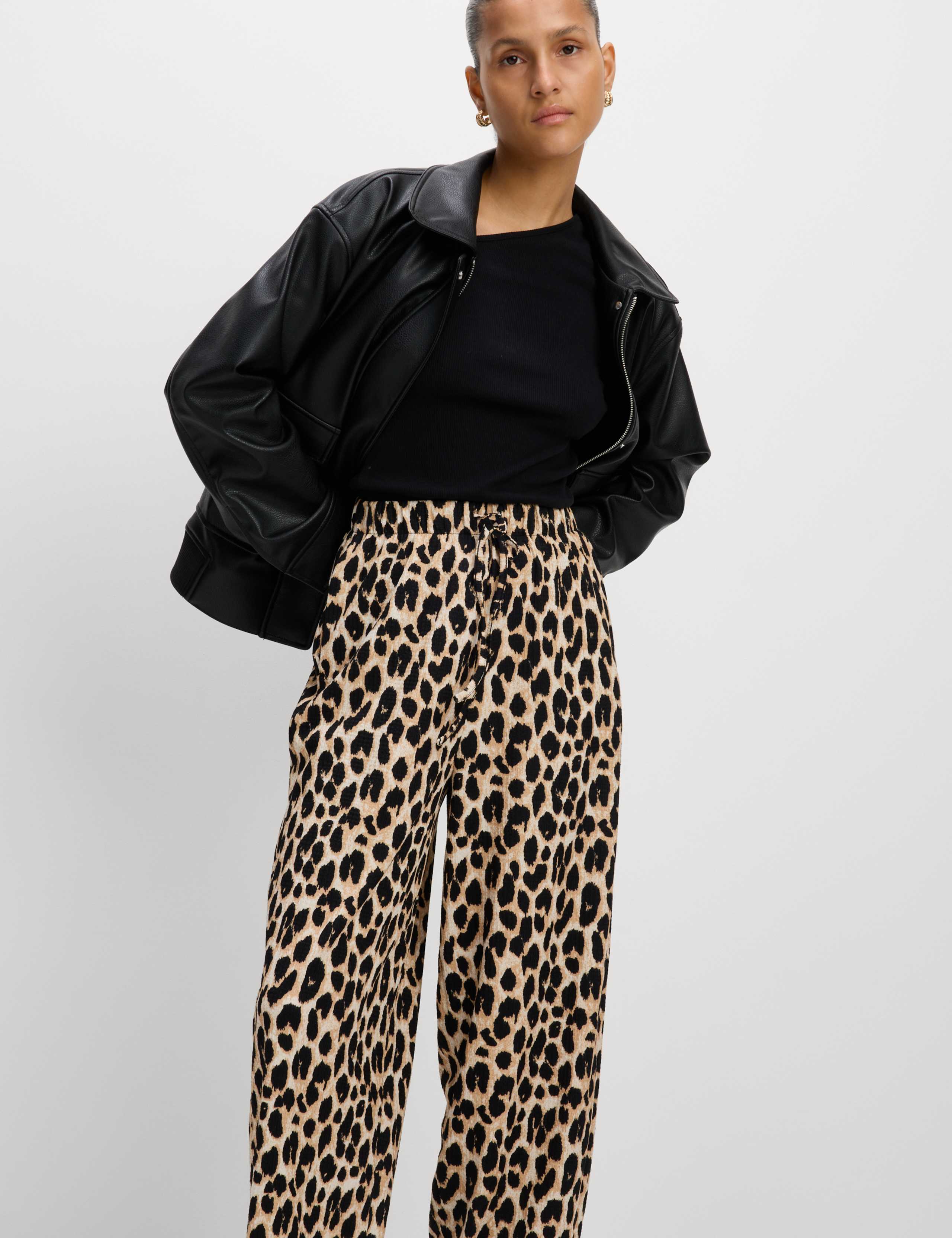 Animal Print Carrot Leg Ankle Grazer Trousers 3 of 5