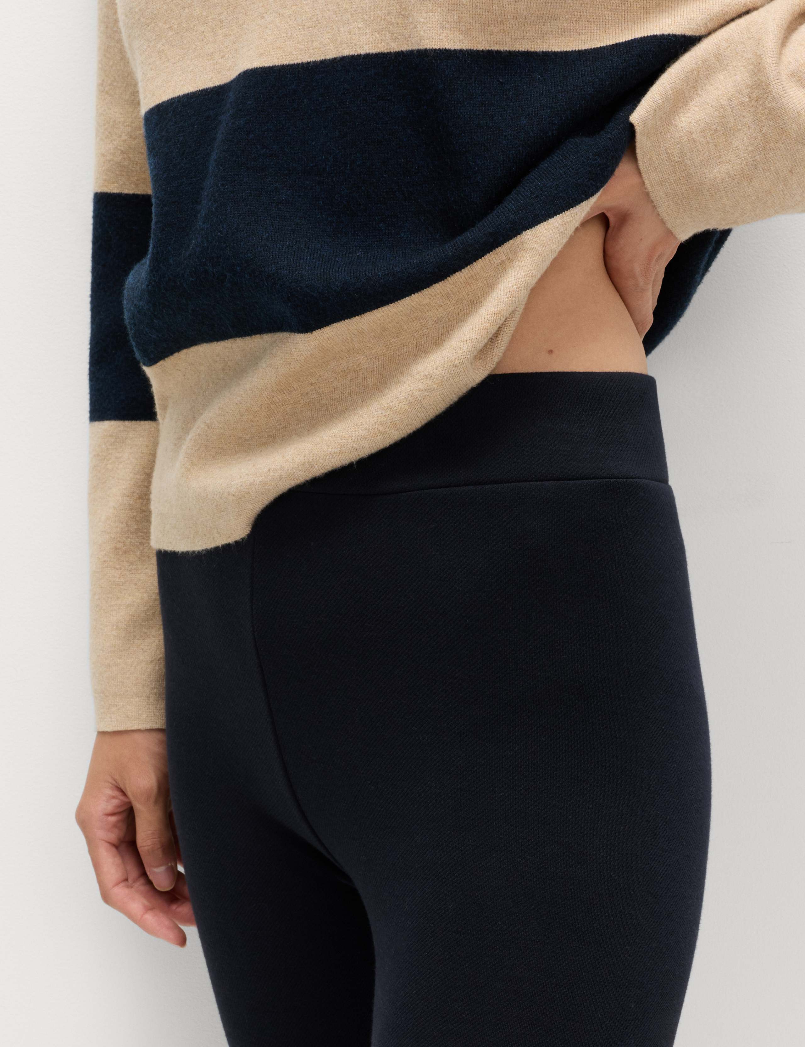 Heatgen™Thermal High Waisted Leggings 5 of 6