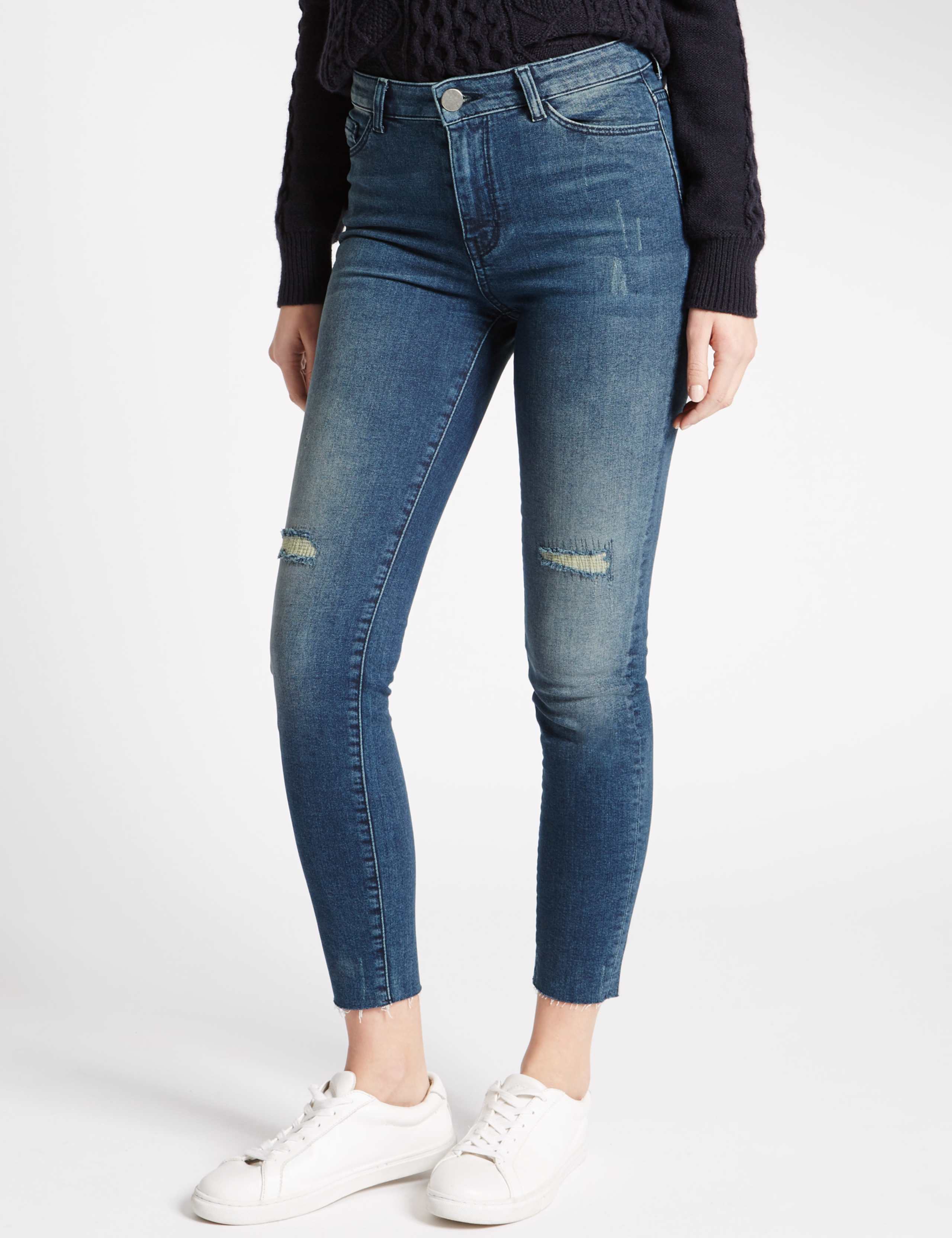 Frayed Hem Skinny Leg Jeans 3 of 6