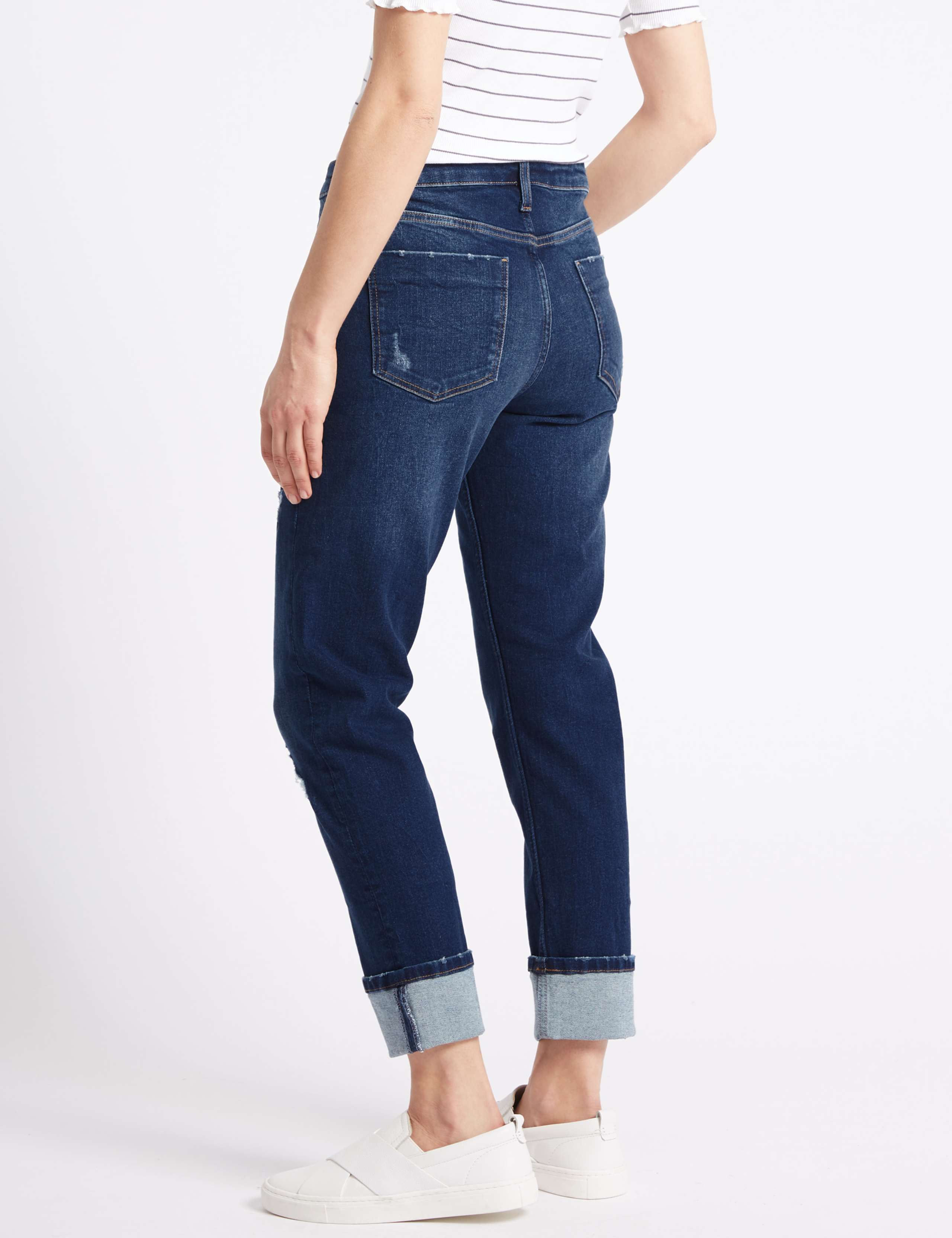 Relaxed Slim Mid Rise Jeans 4 of 6
