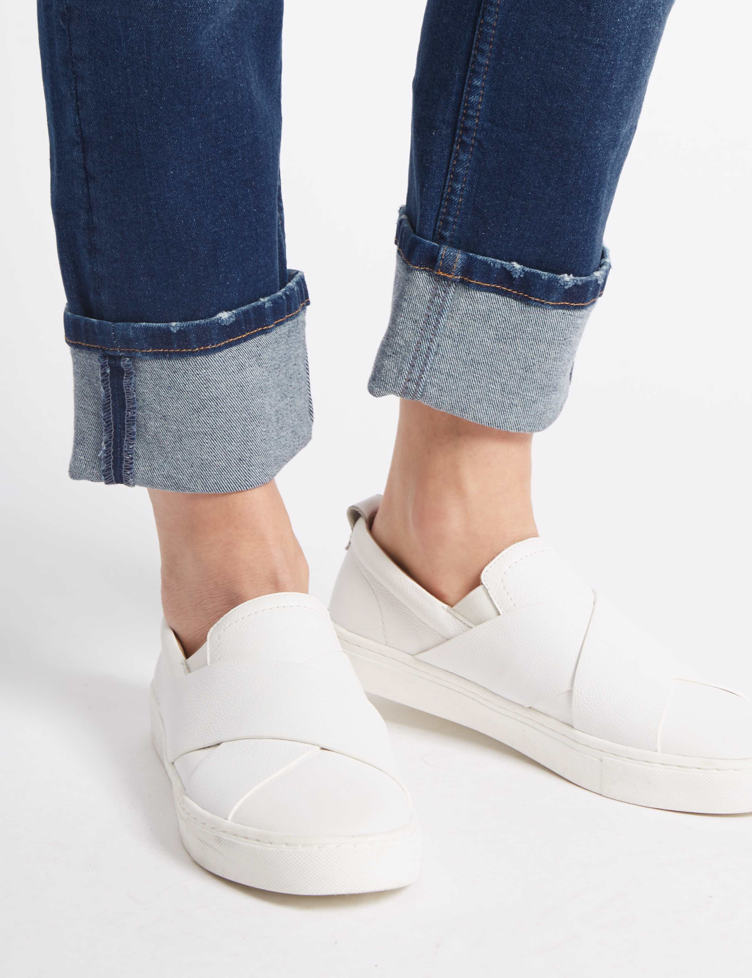 Relaxed Slim Mid Rise Jeans 6 of 6