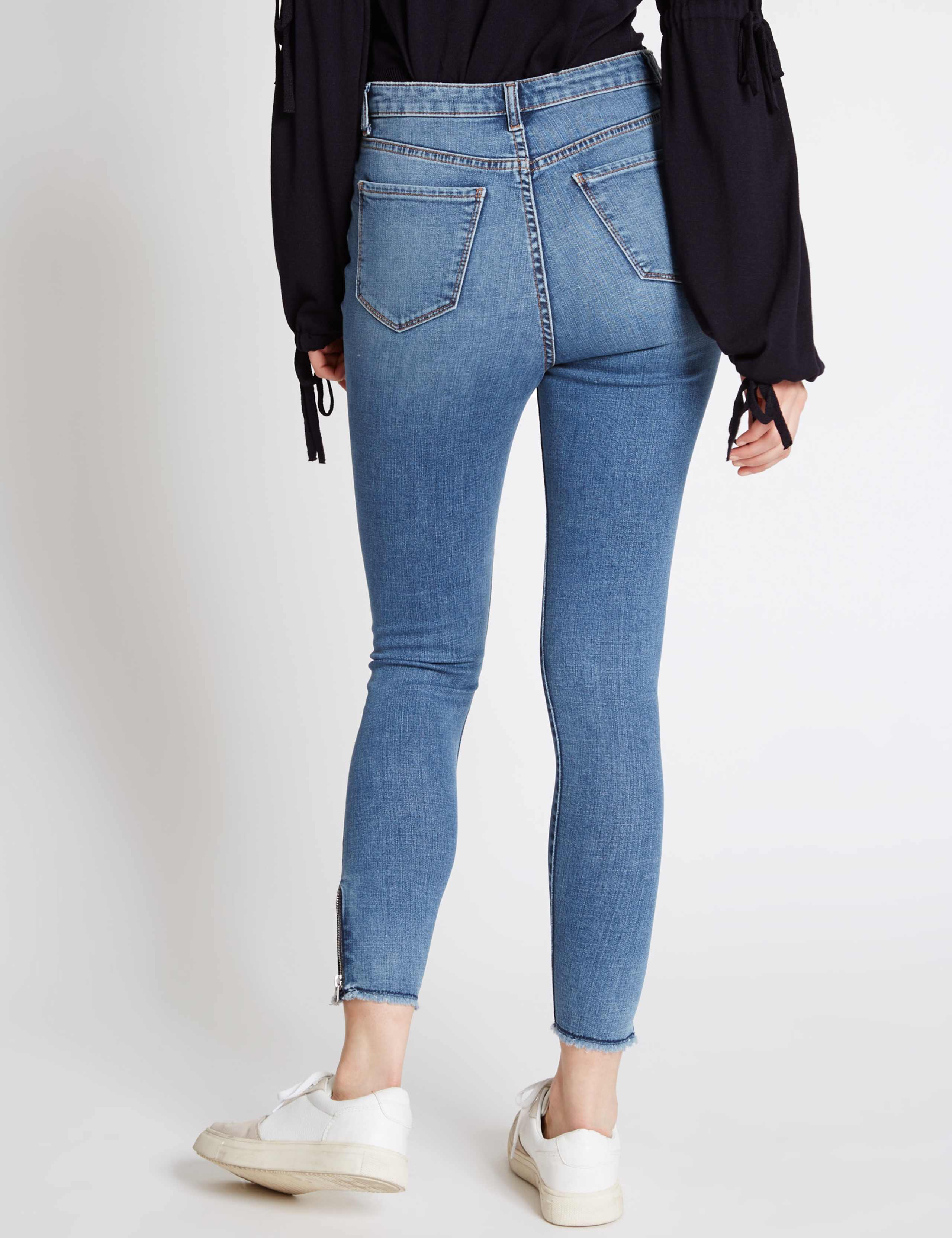 Frayed Hem Mid Rise Skinny Leg Jeans 3 of 5