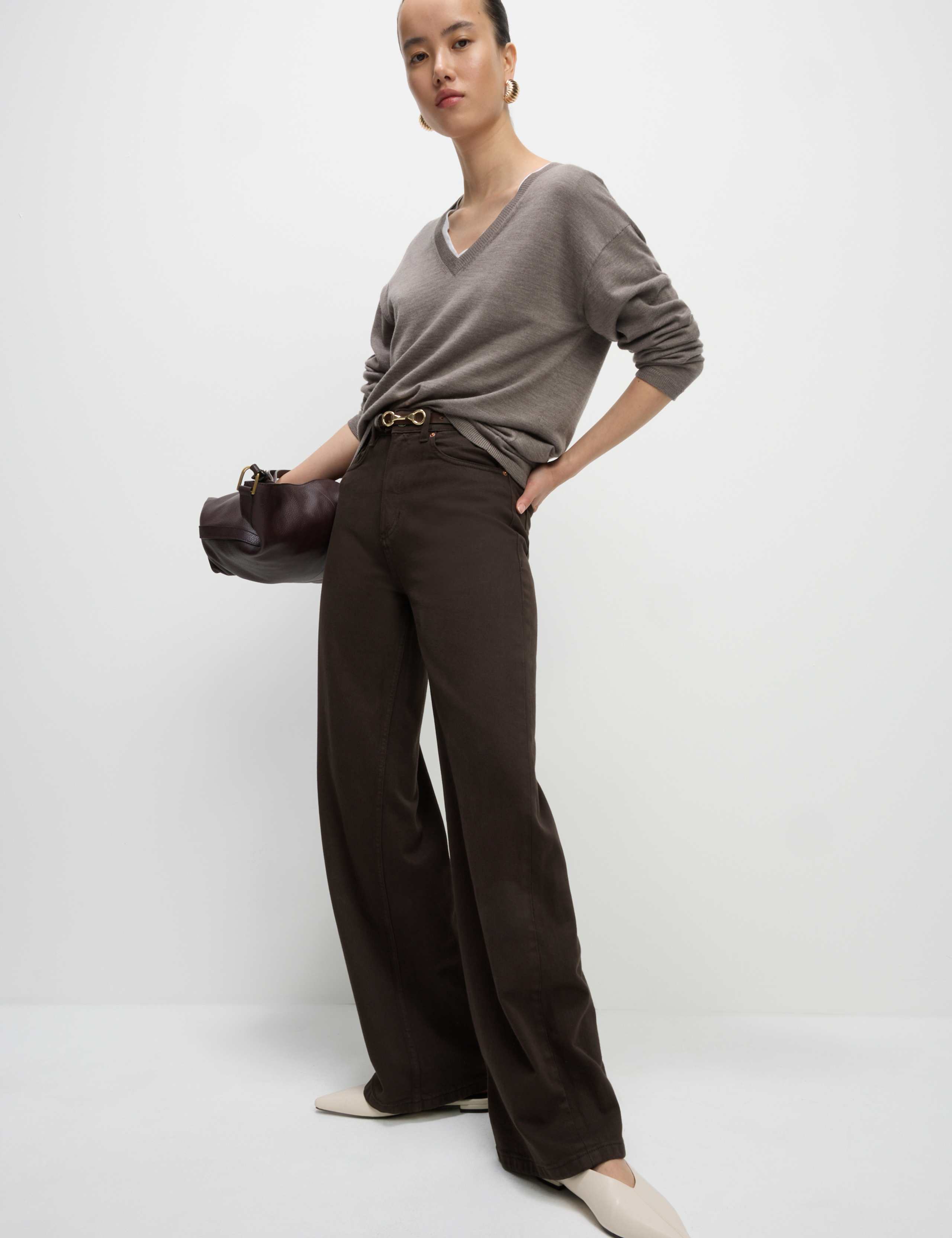 The Wide-Leg Jeans 3 of 6