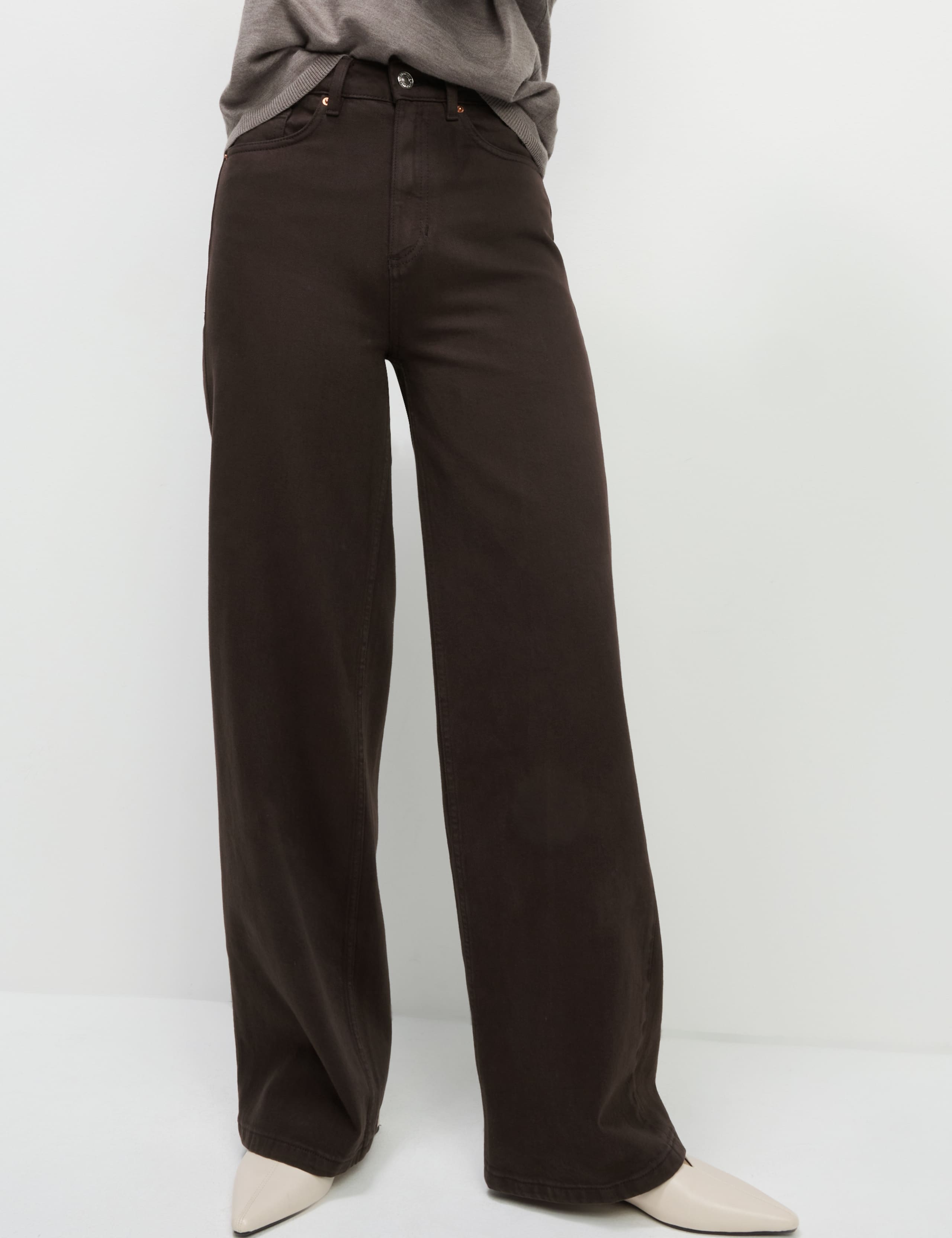 The Wide-Leg Jeans 5 of 6