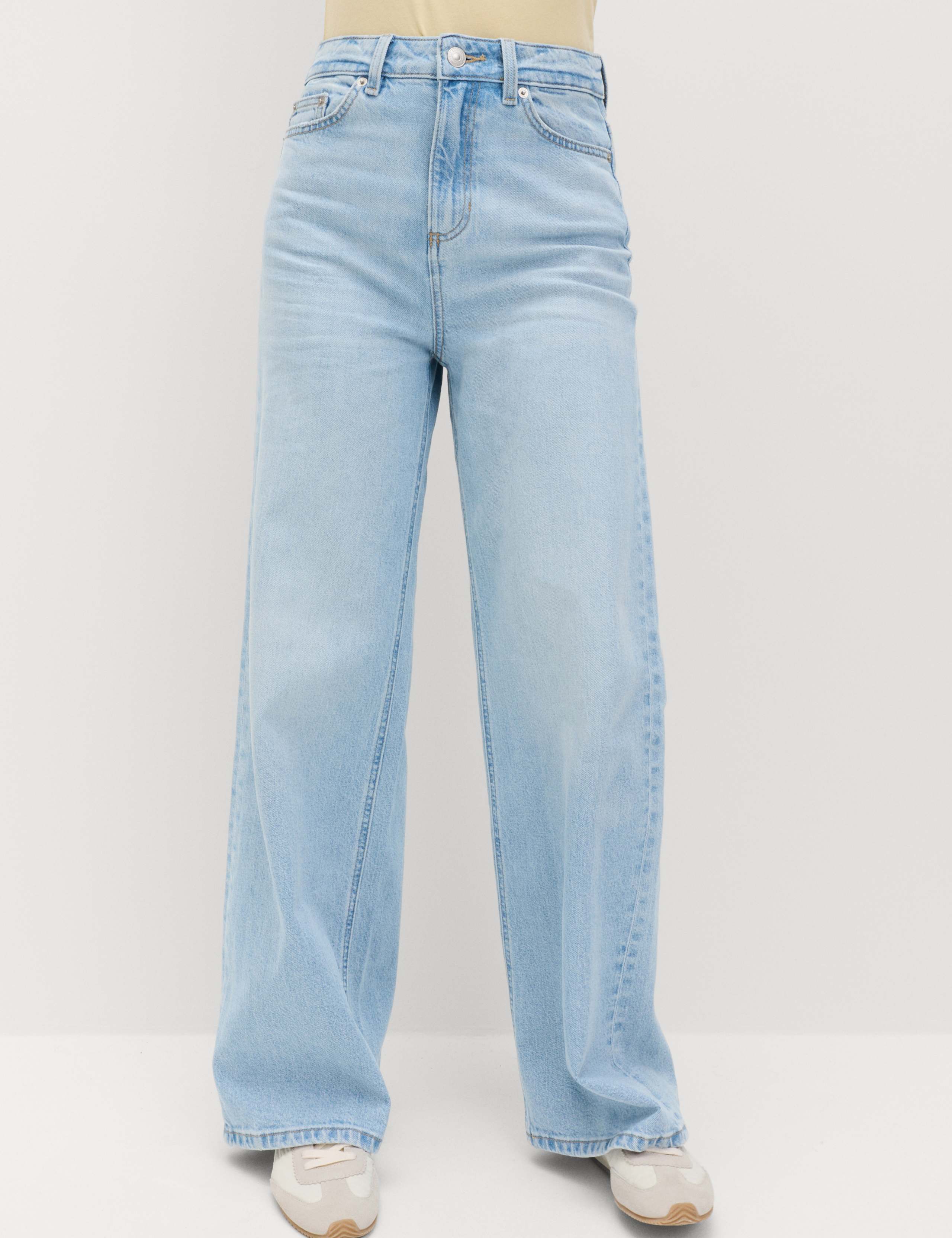 The Wide-Leg Jeans 7 of 7