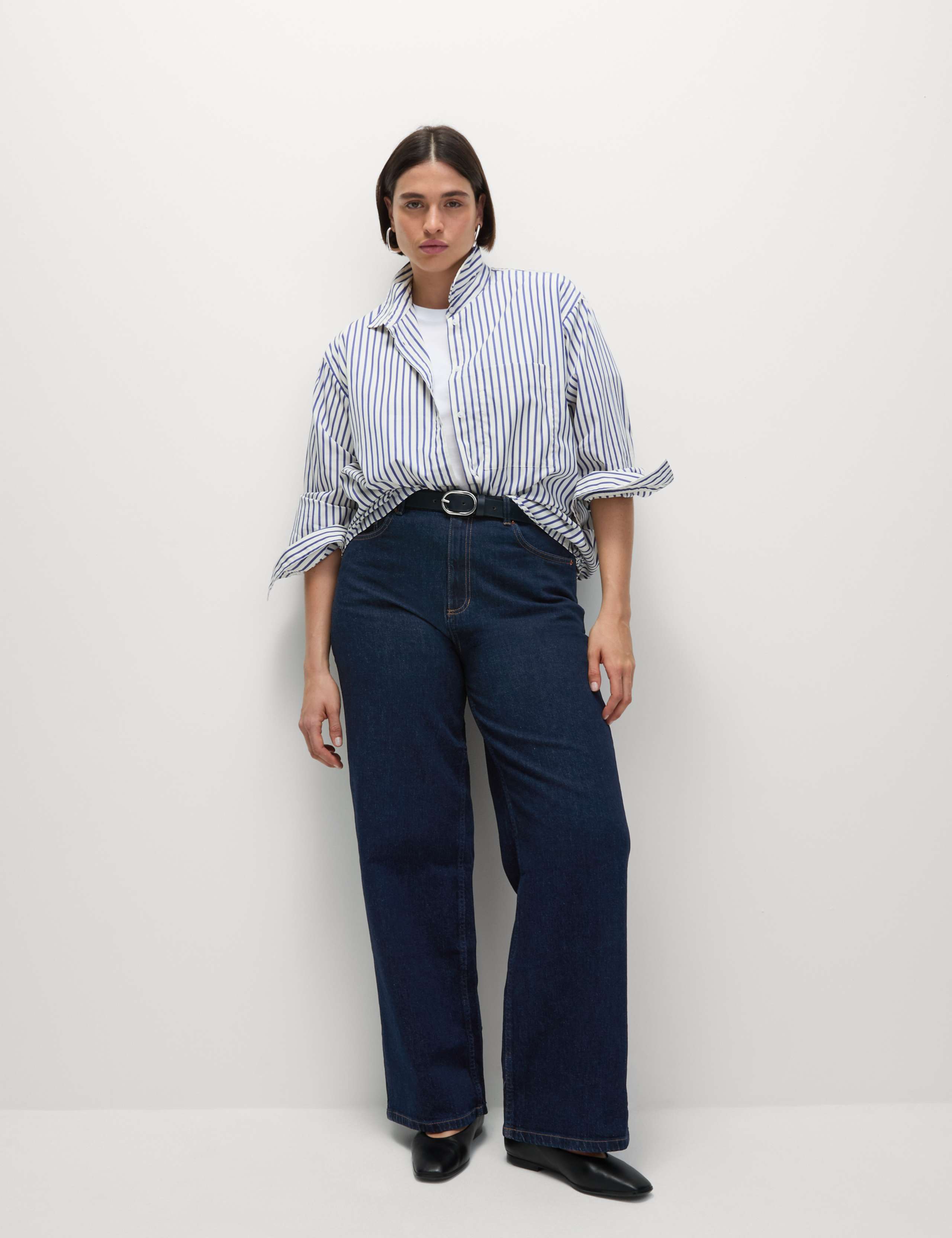 The Wide-Leg Jeans 4 of 5