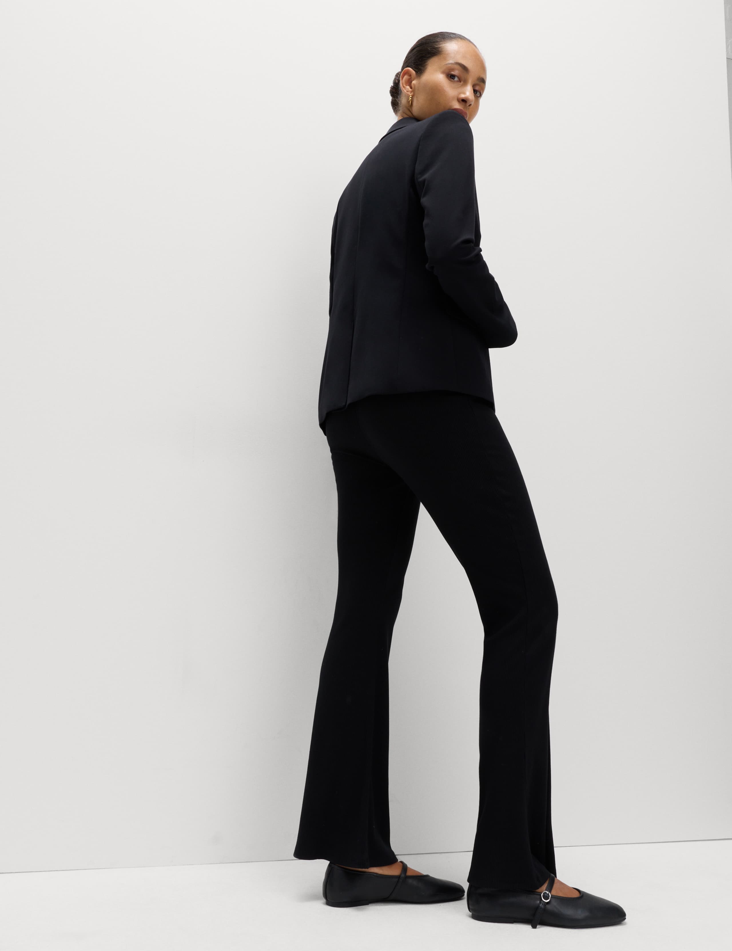 Ribbed Kickflared Leggings 3 of 5
