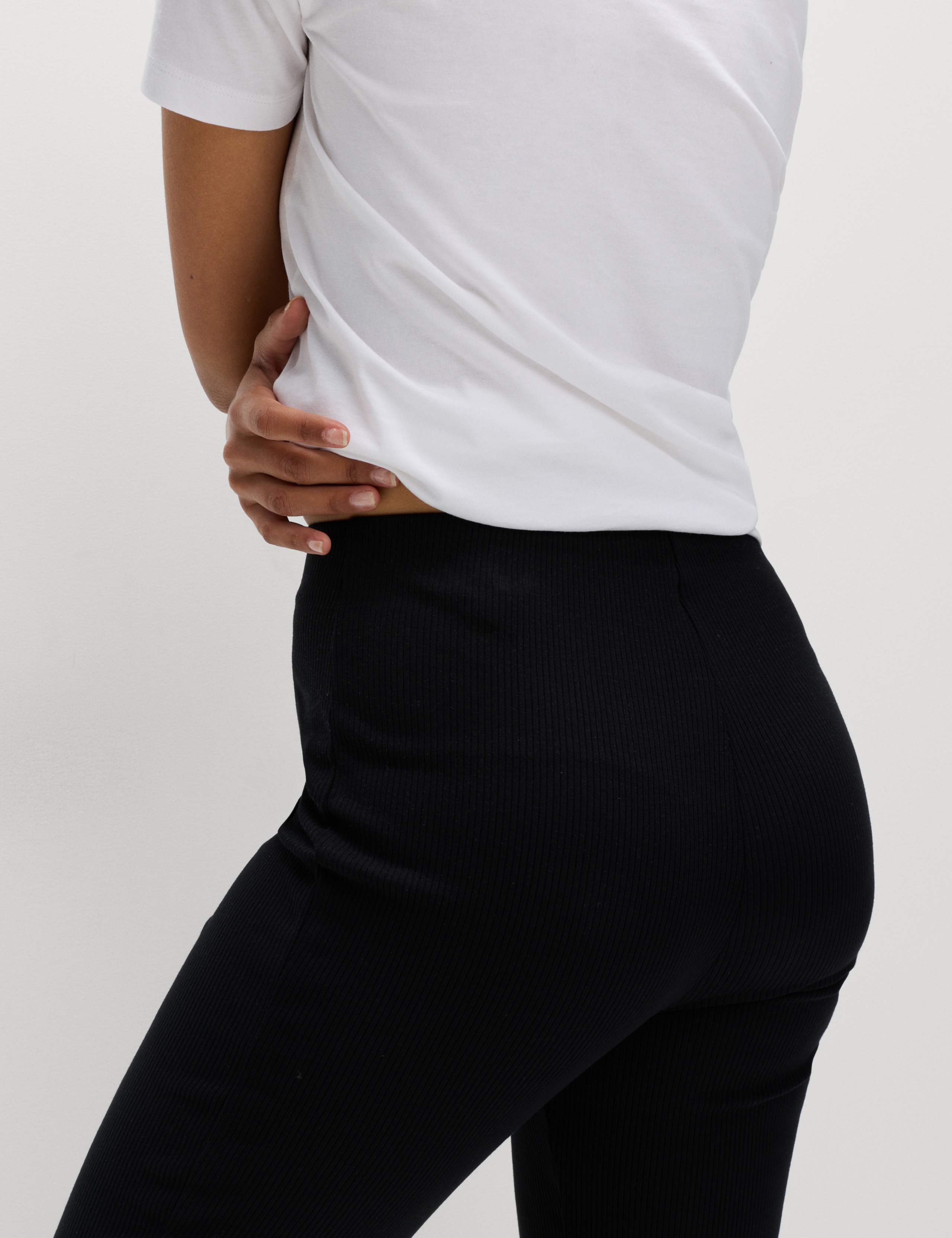 Ribbed Kickflared Leggings 4 of 5