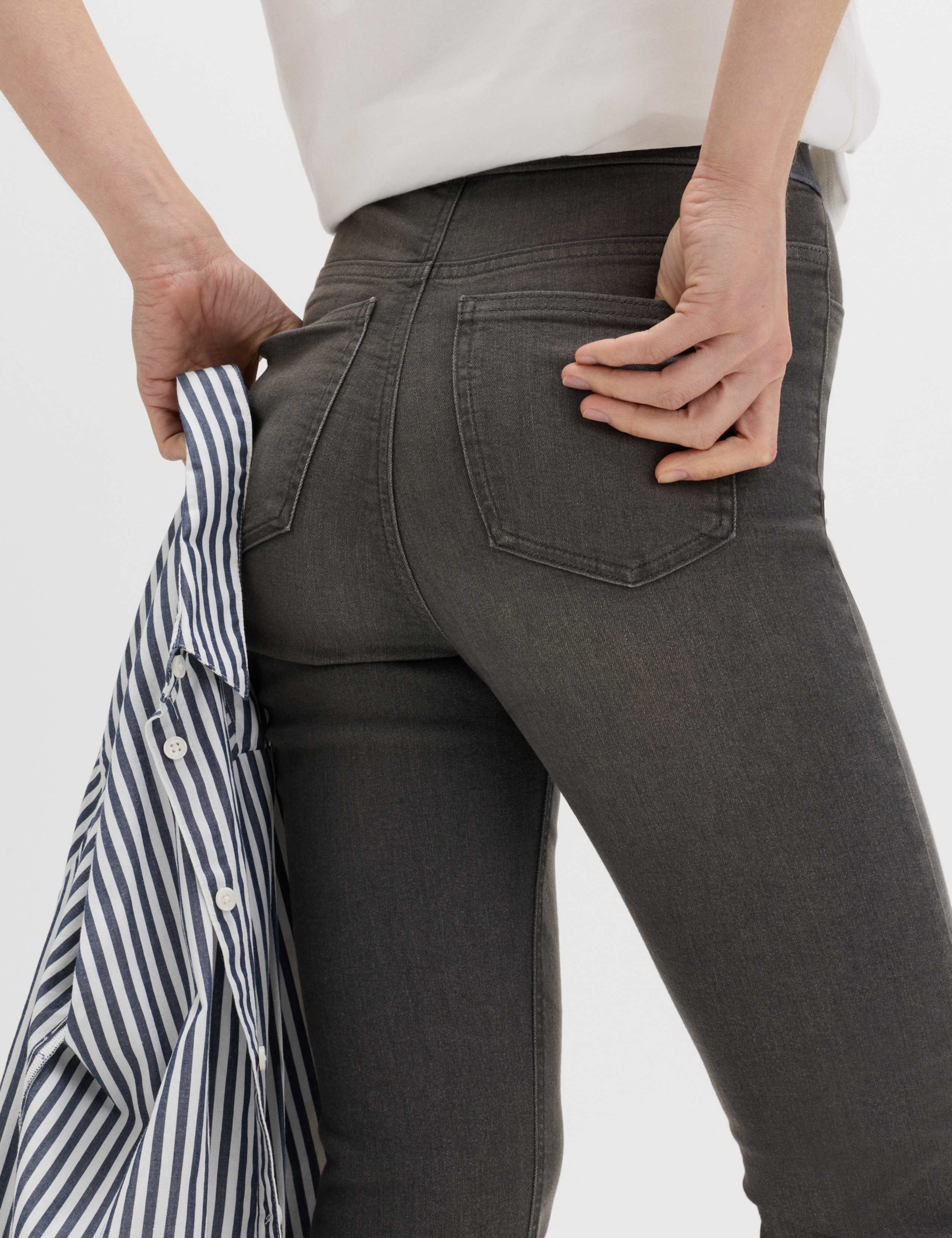 Pull on High Waisted Jegging 3 of 6