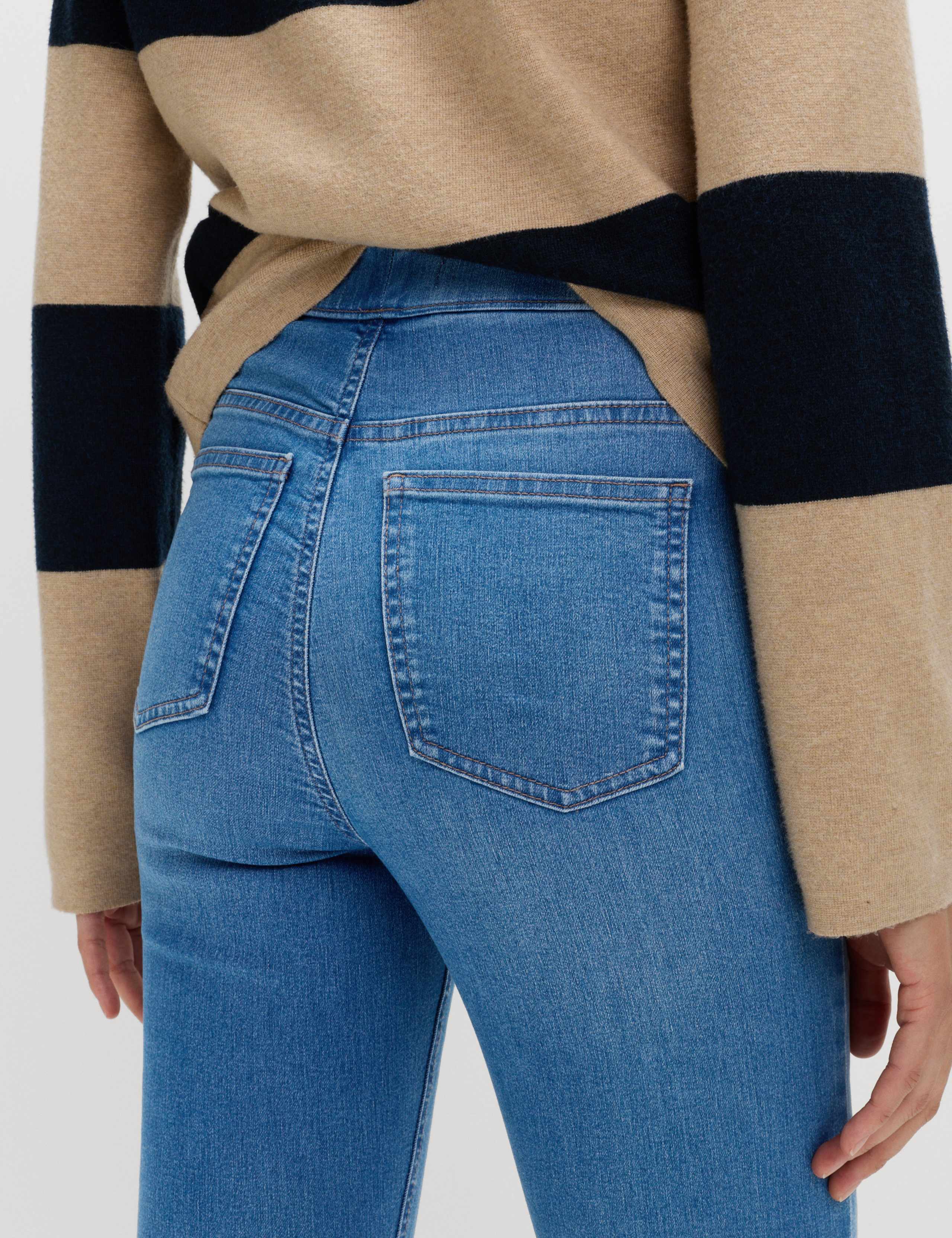 Pull on High Waisted Jegging 3 of 4