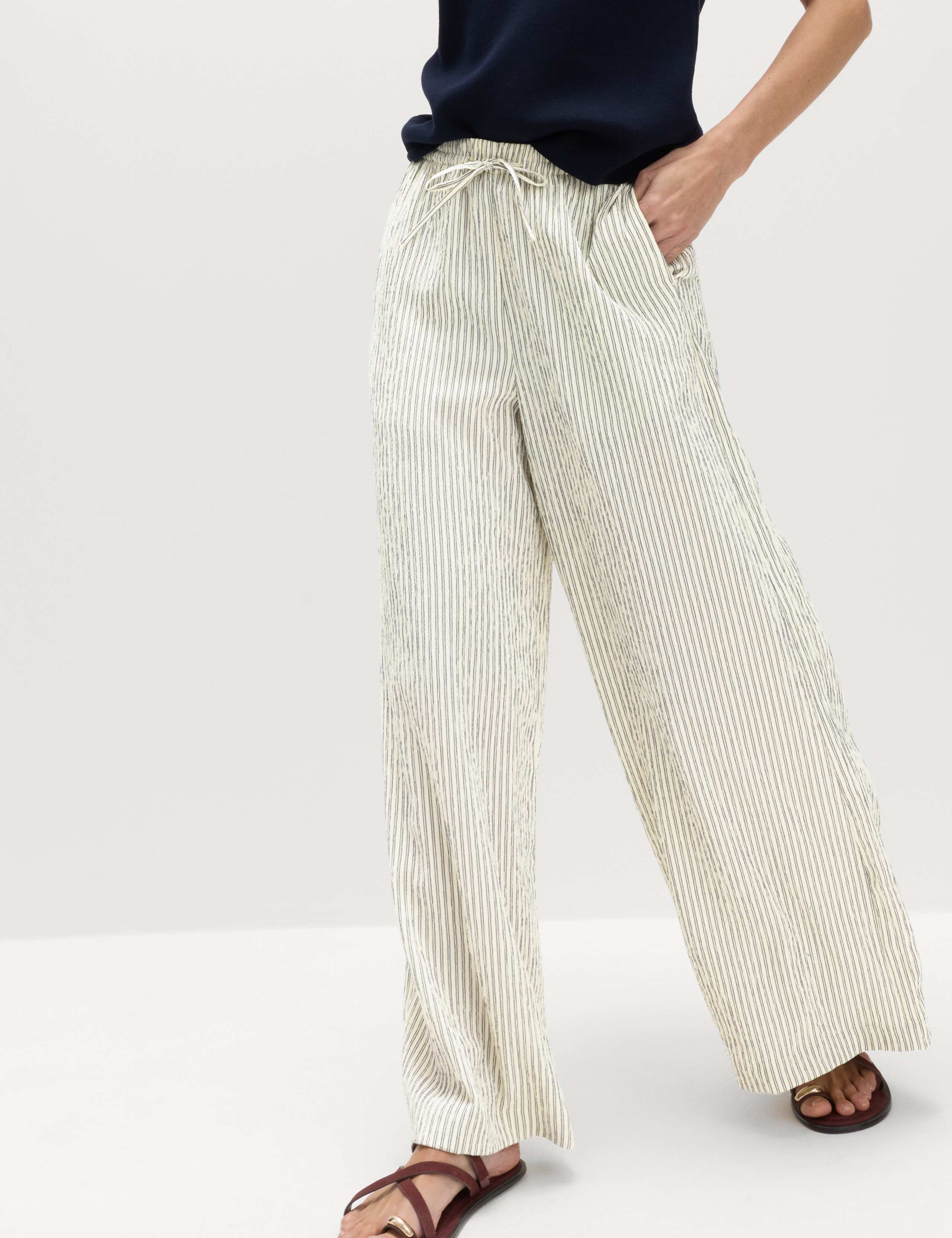 Seersucker Pull On Wide Leg Trousers 5 of 5