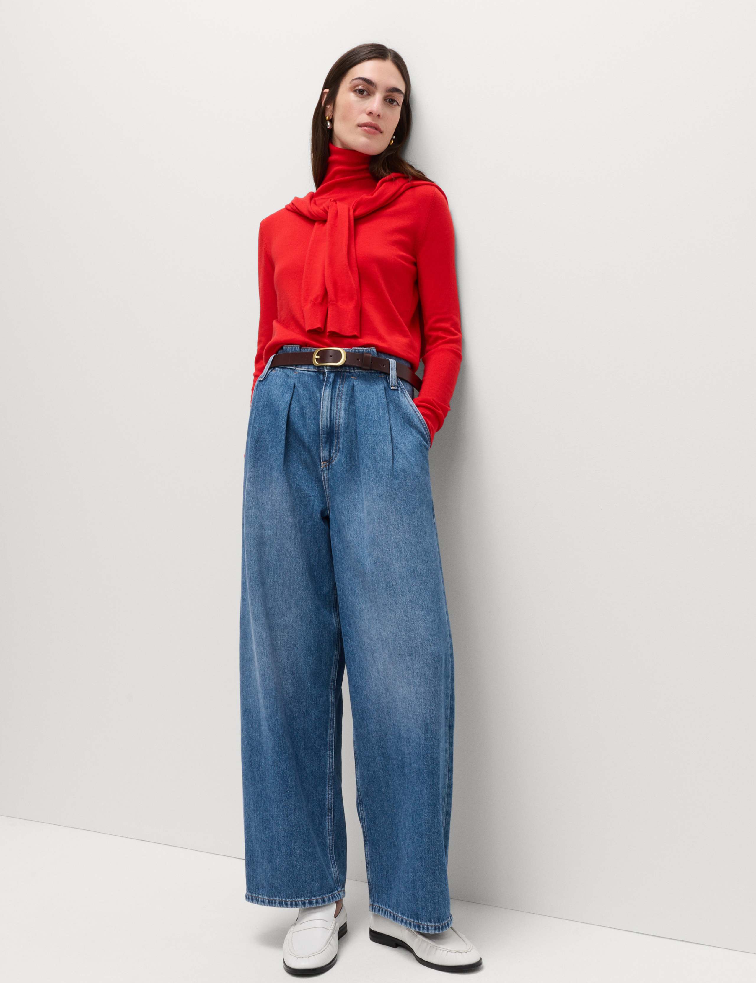 High Waisted Paperbag Pleated Relaxed Jeans 3 of 5