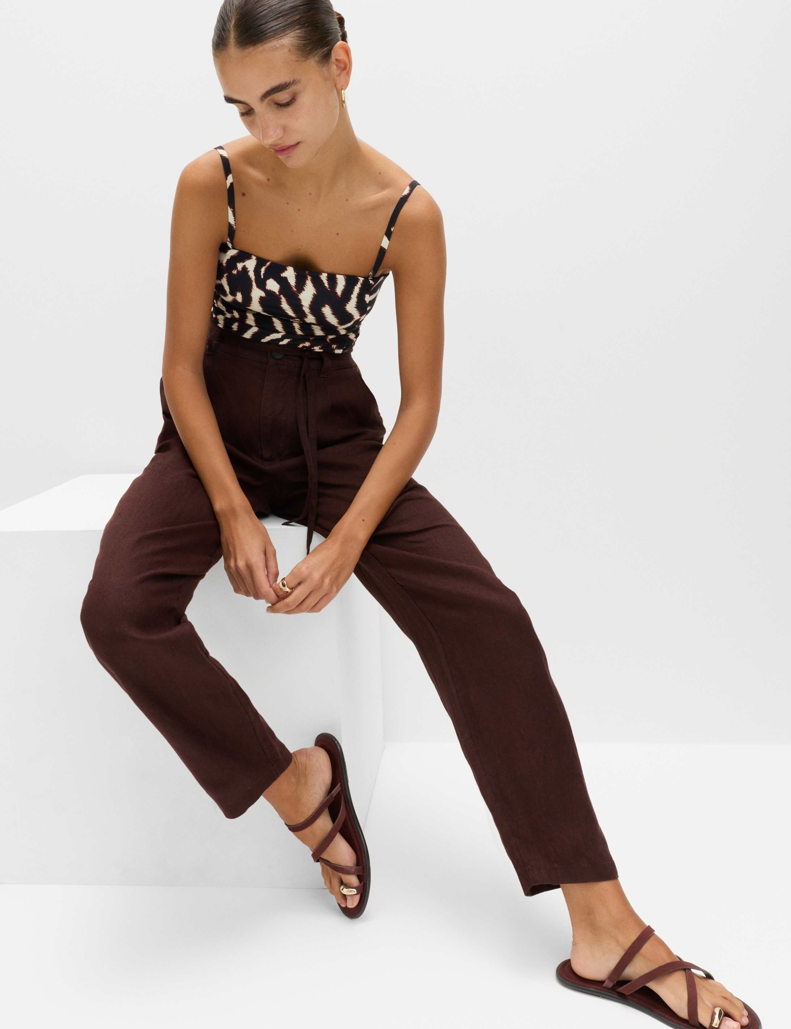 Pure Linen Pleat Front Belted Tapered Trousers 4 of 6