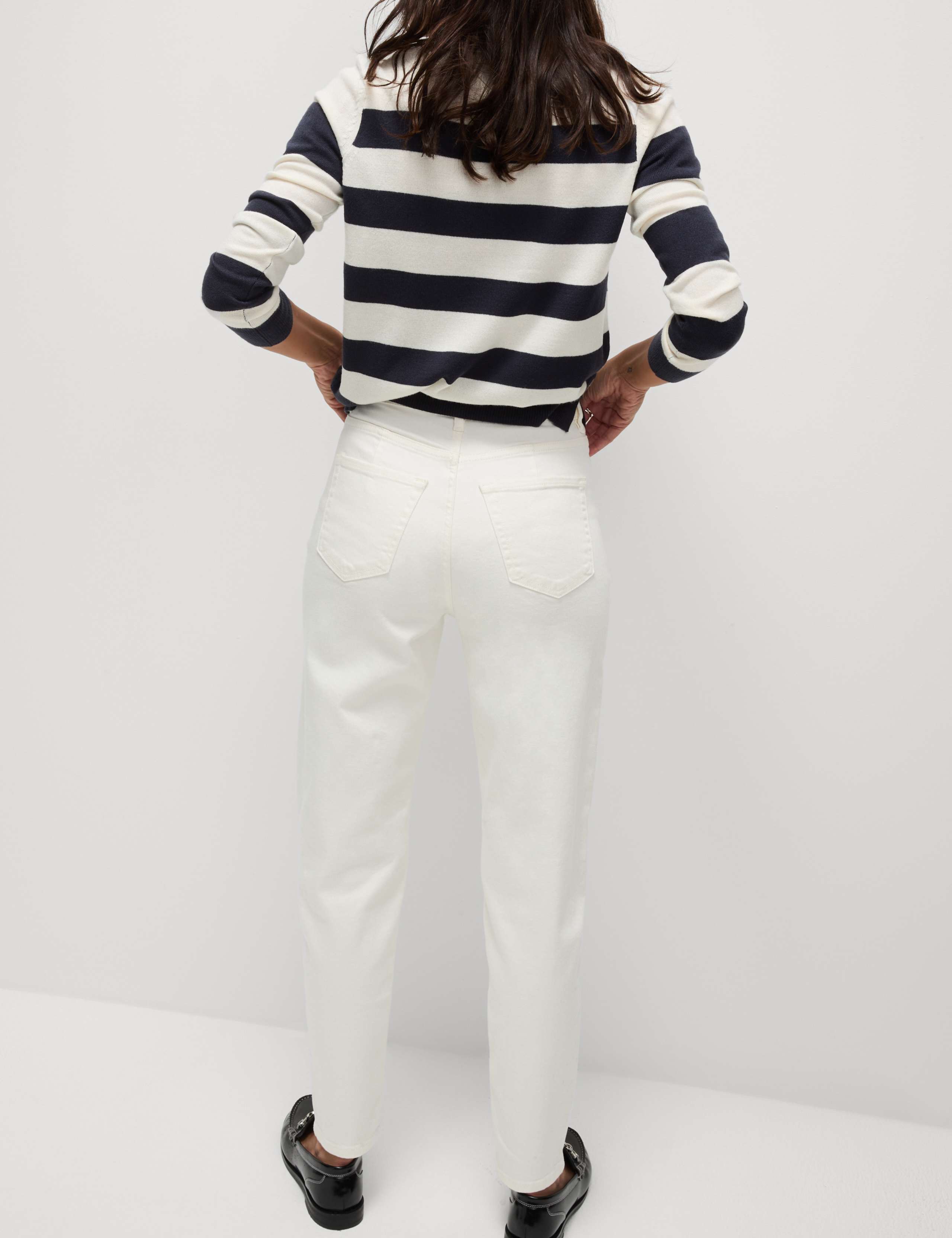 The Mom Jeans 3 of 5