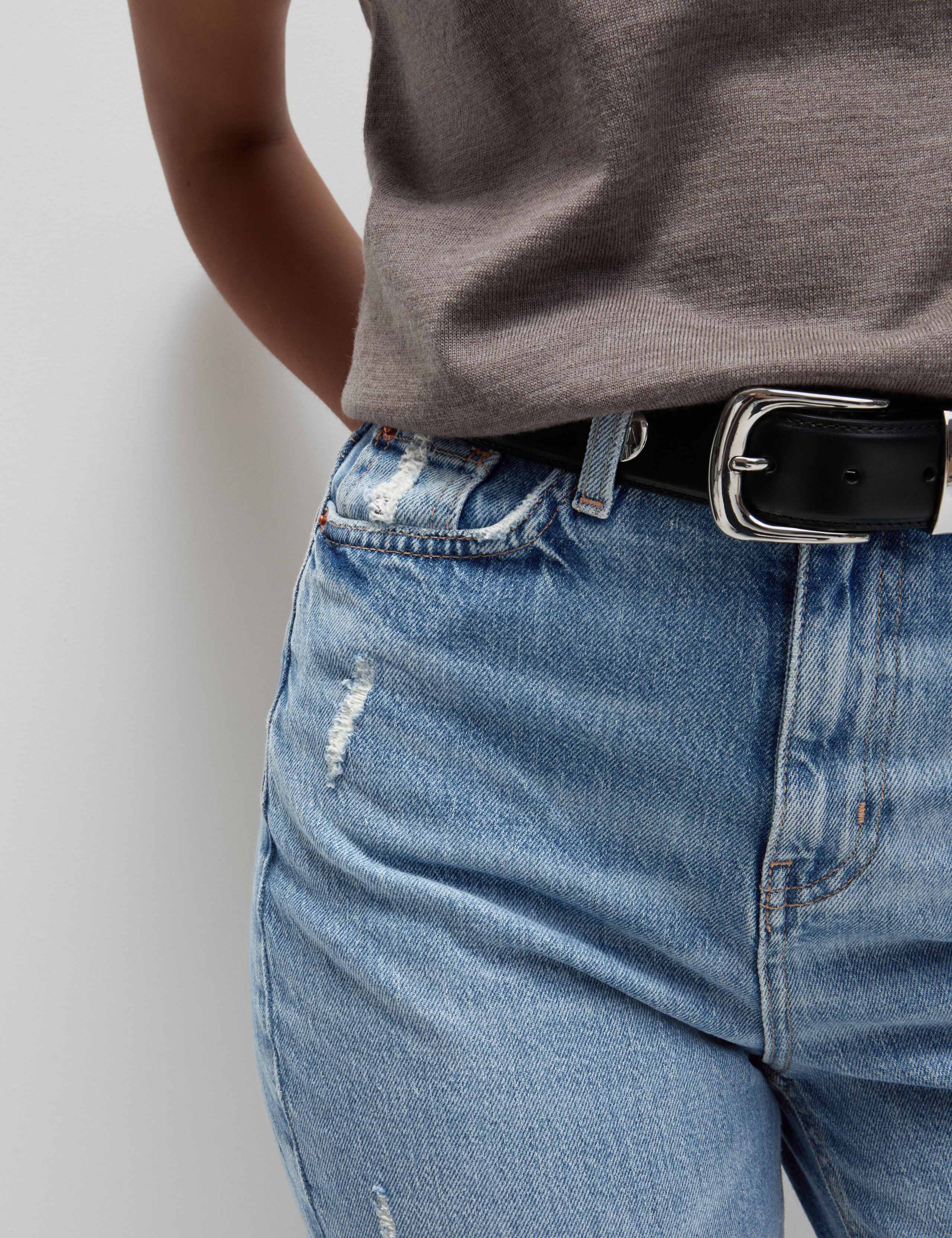 The Mom Jeans 4 of 5