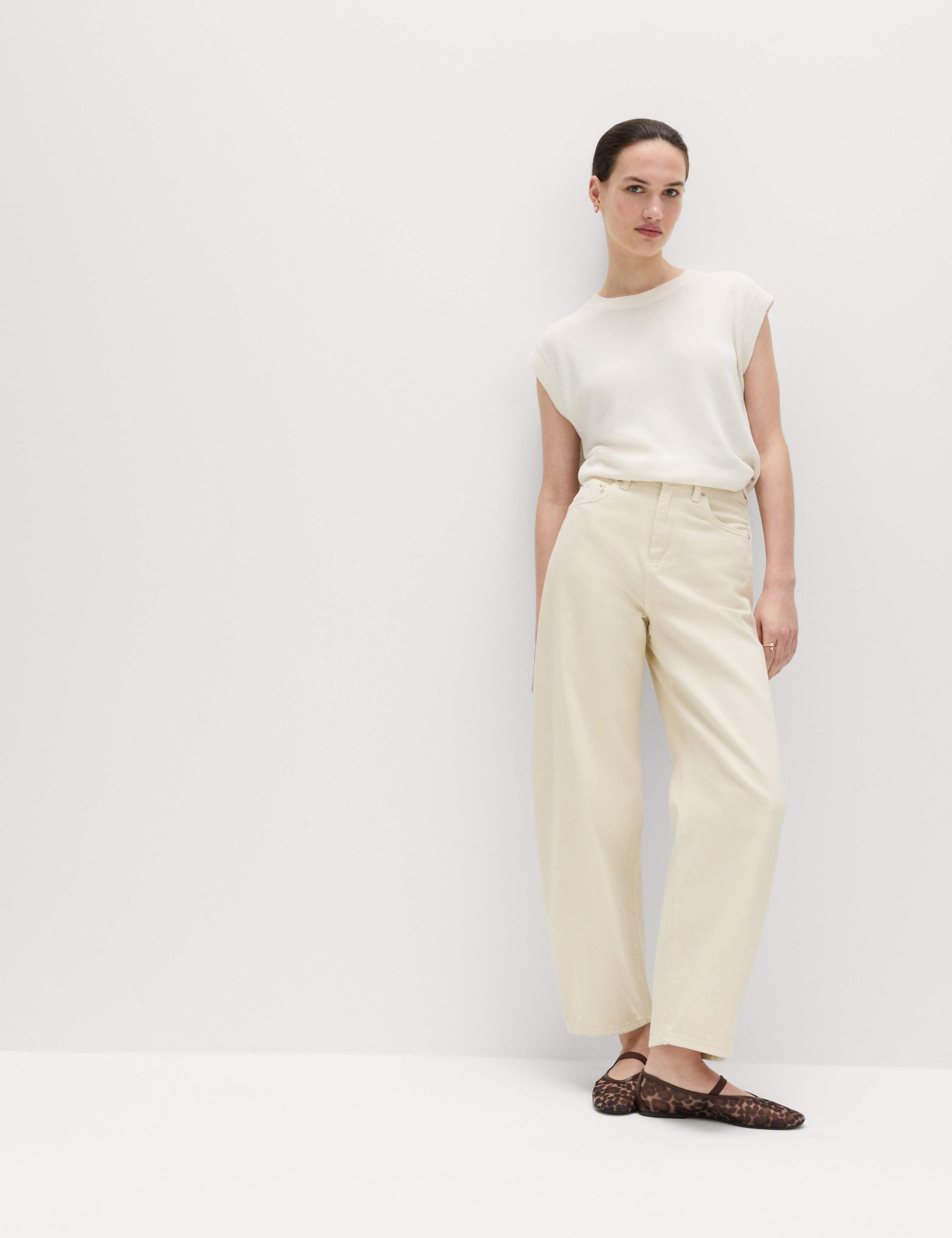 Mid Rise Barrel Jeans 5 of 6