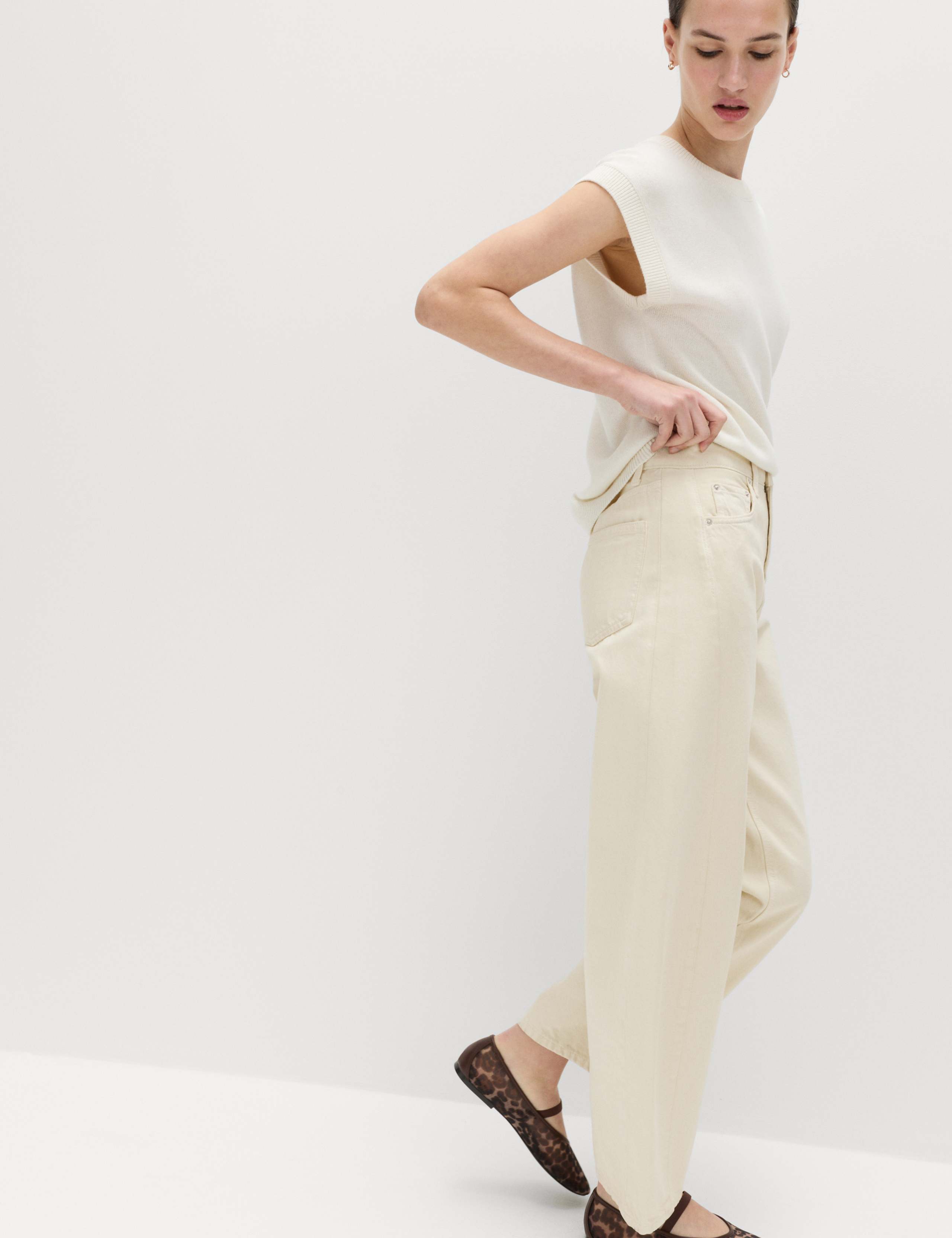 Mid Rise Barrel Jeans 6 of 6