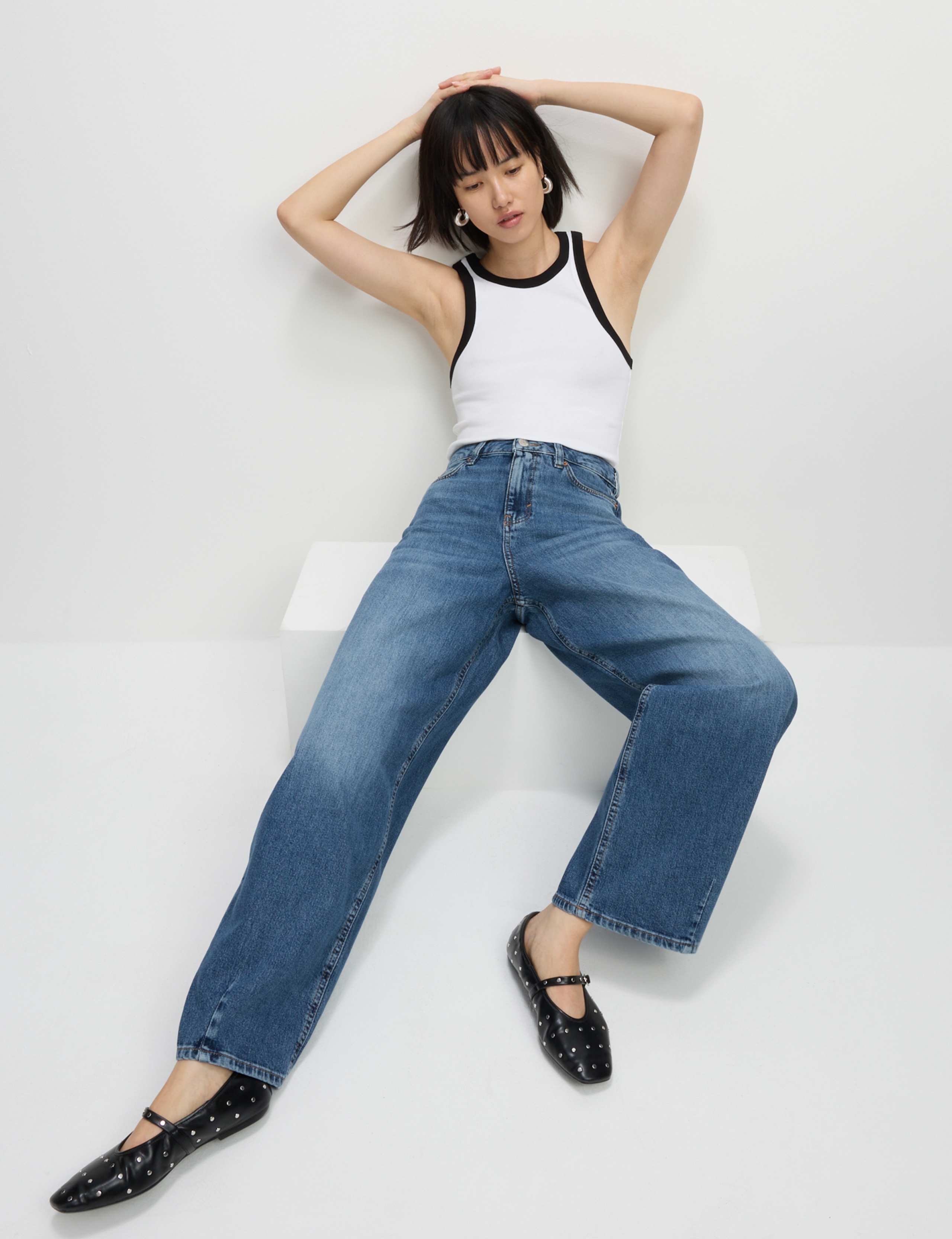 Relaxed Mid Rise Barrel Jeans 6 of 6
