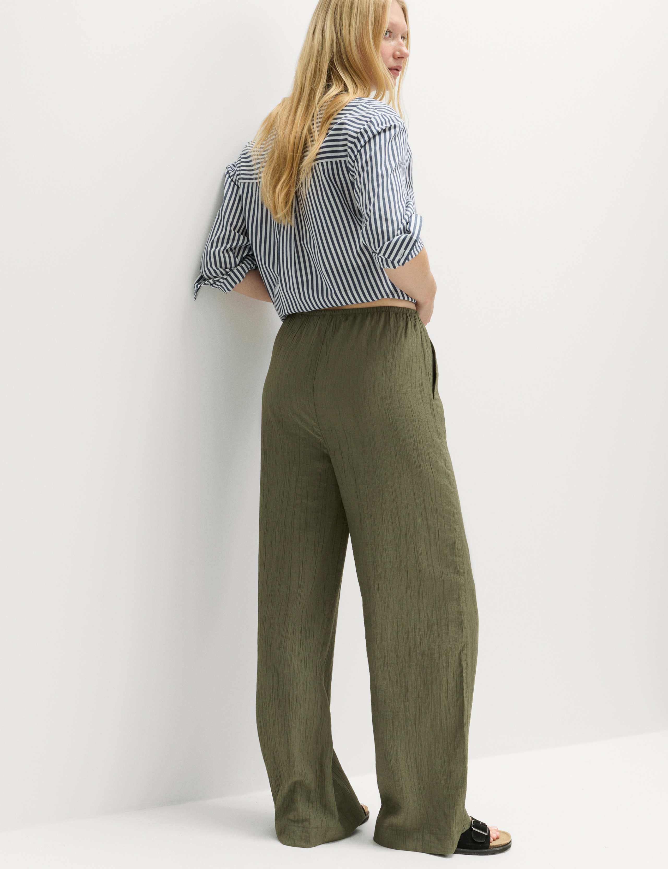 Crinkle Elasticated Waist Wide Leg Trousers 4 of 5