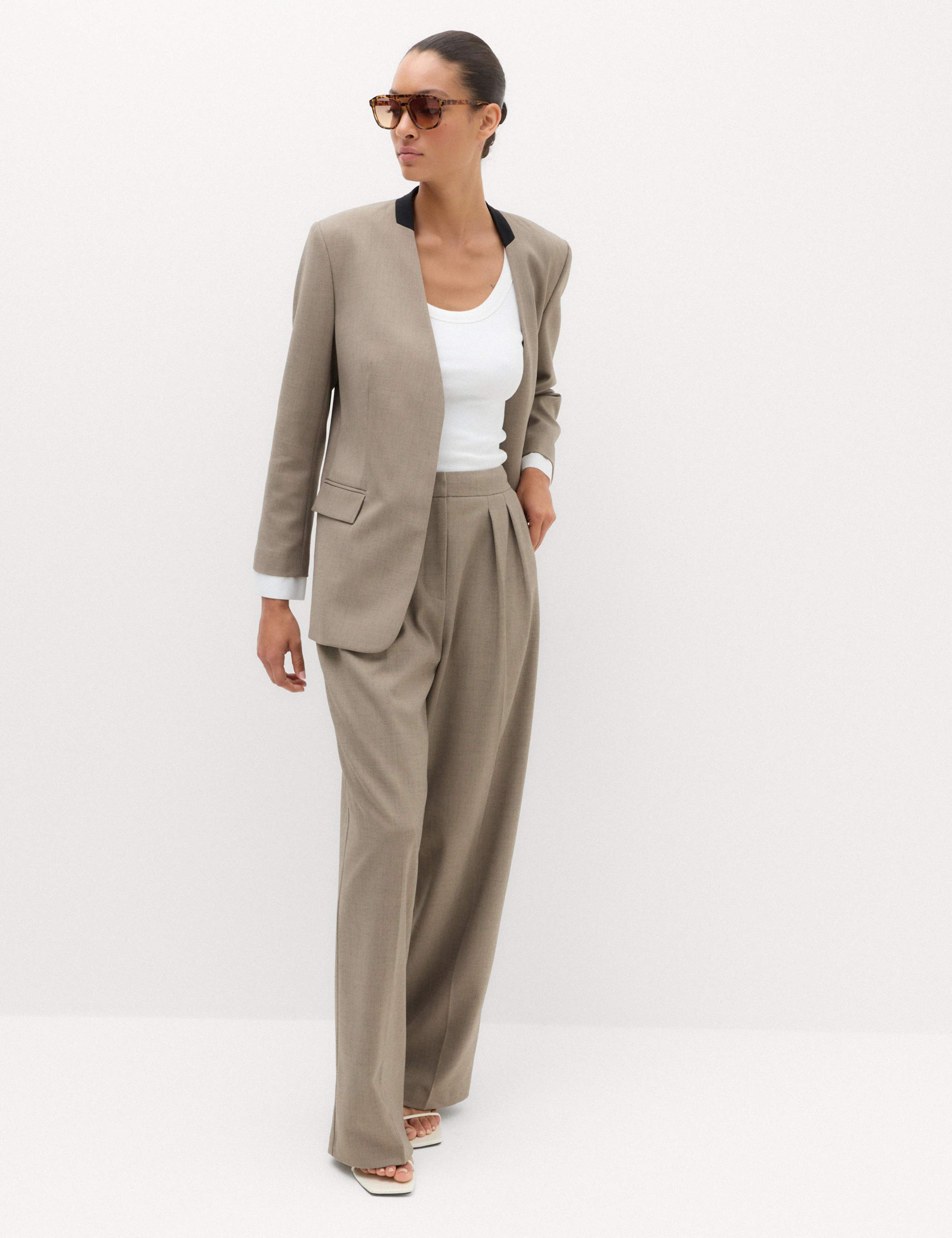 Collarless Relaxed Blazer 3 of 7