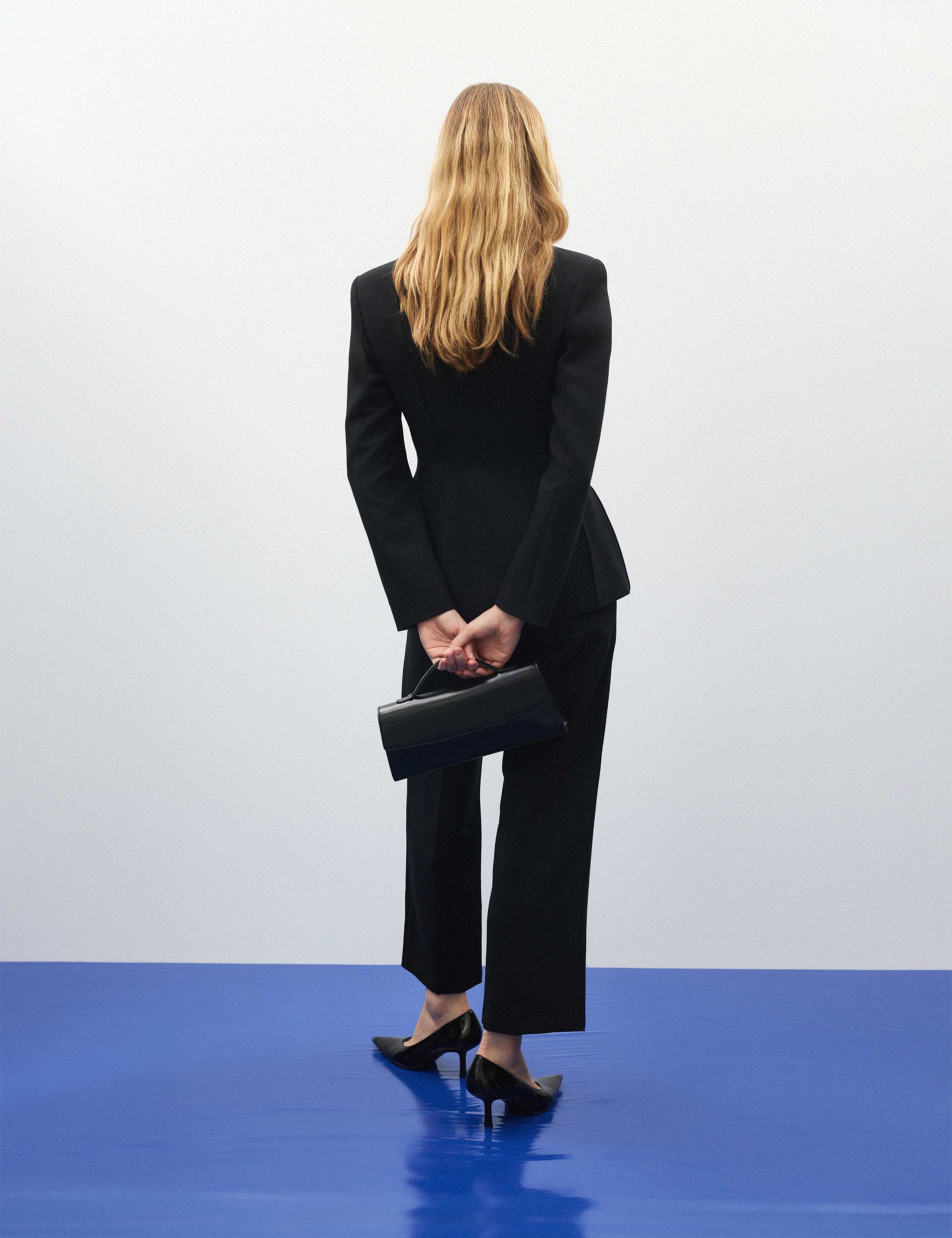 Cinched Fitted Collarless Blazer 7 of 11