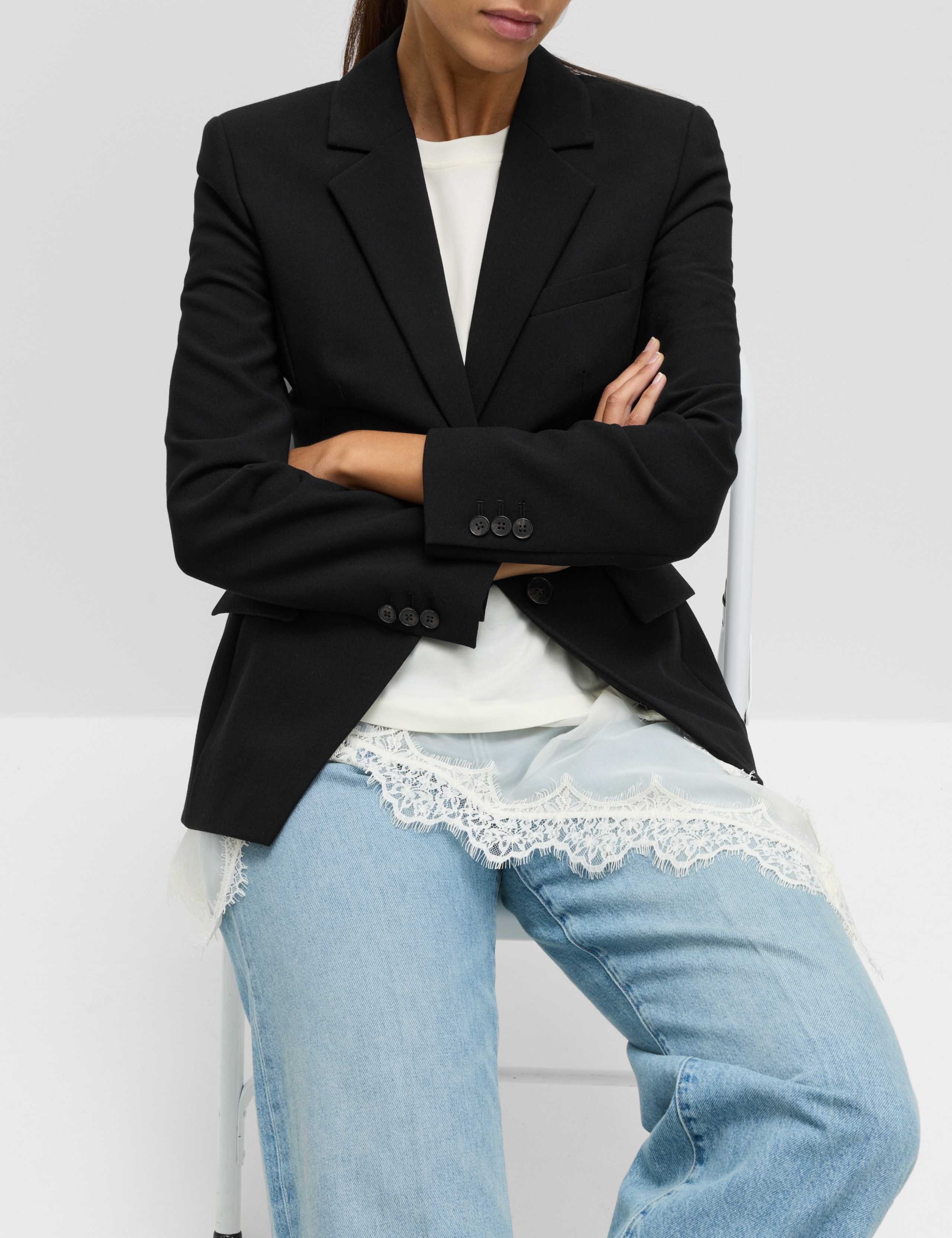 Tailored Cinched Waist Blazer 4 of 6