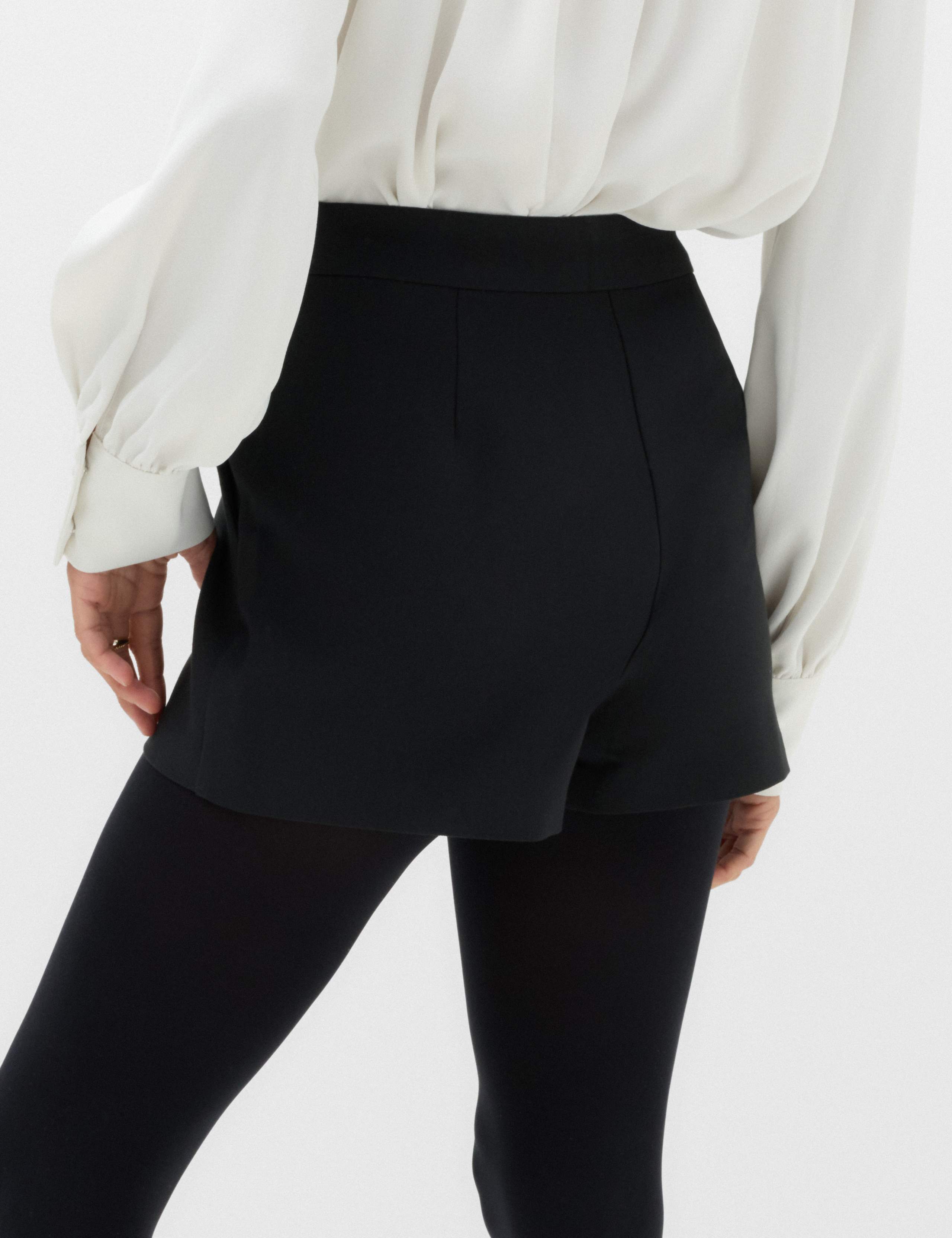 Tailored Mid Rise Cropped Shorts 4 of 6