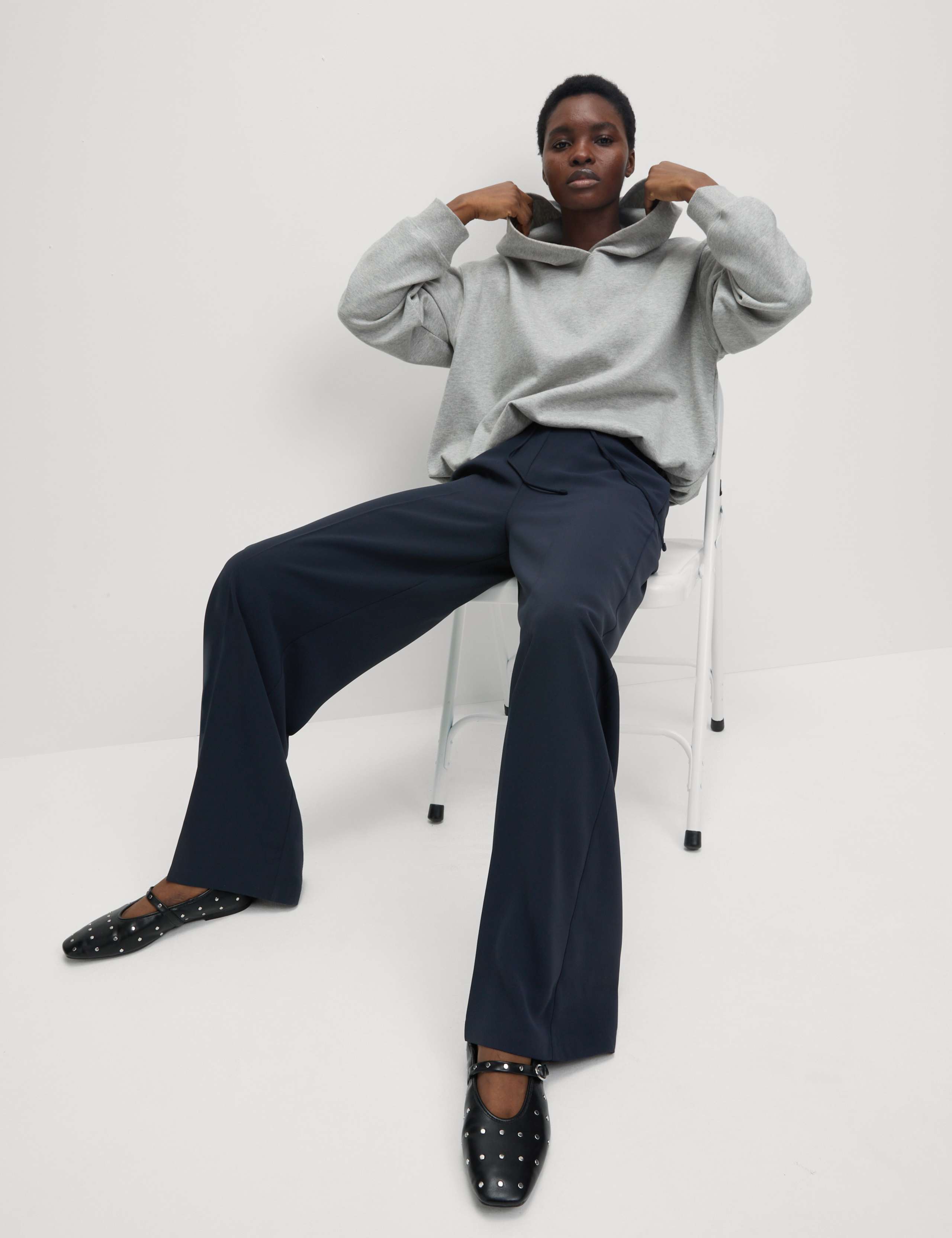 Crepe Elasticated Waist Wide Leg Trousers 3 of 5