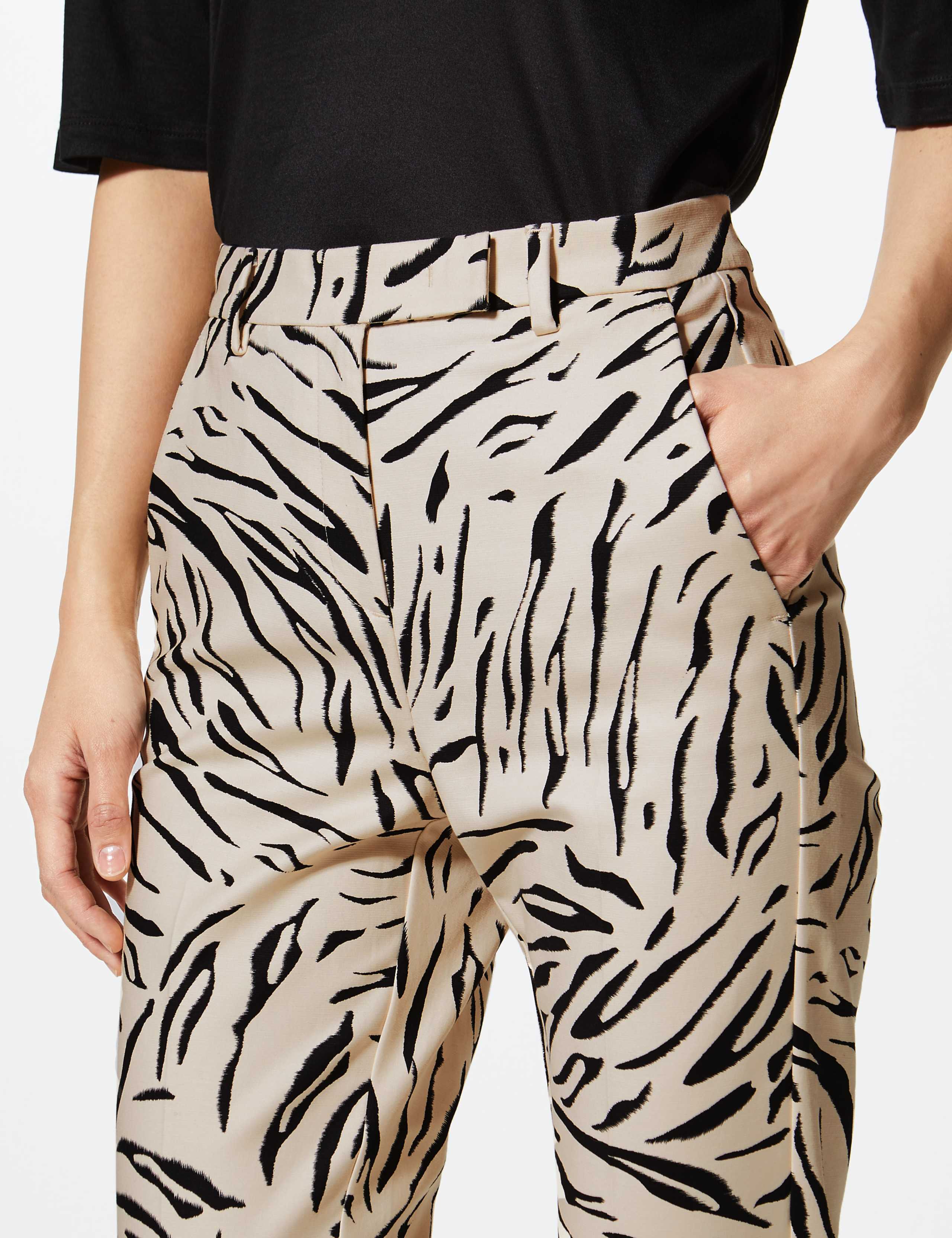 Mia Slim Animal Print 7/8th Trousers 4 of 5