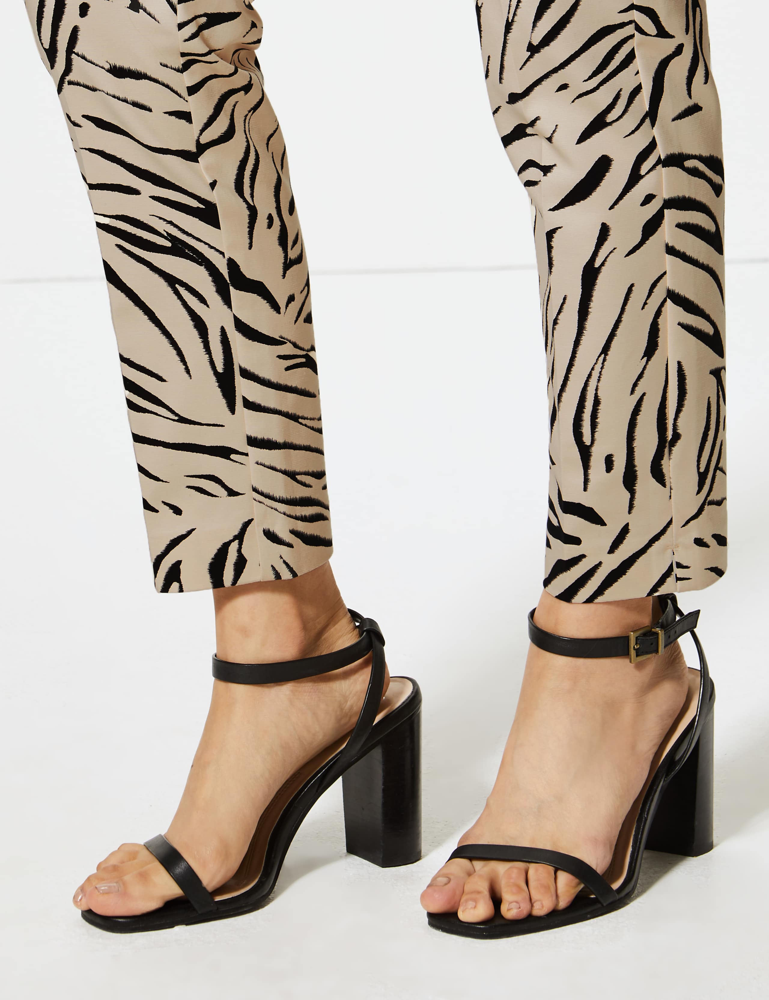 Mia Slim Animal Print 7/8th Trousers 5 of 5