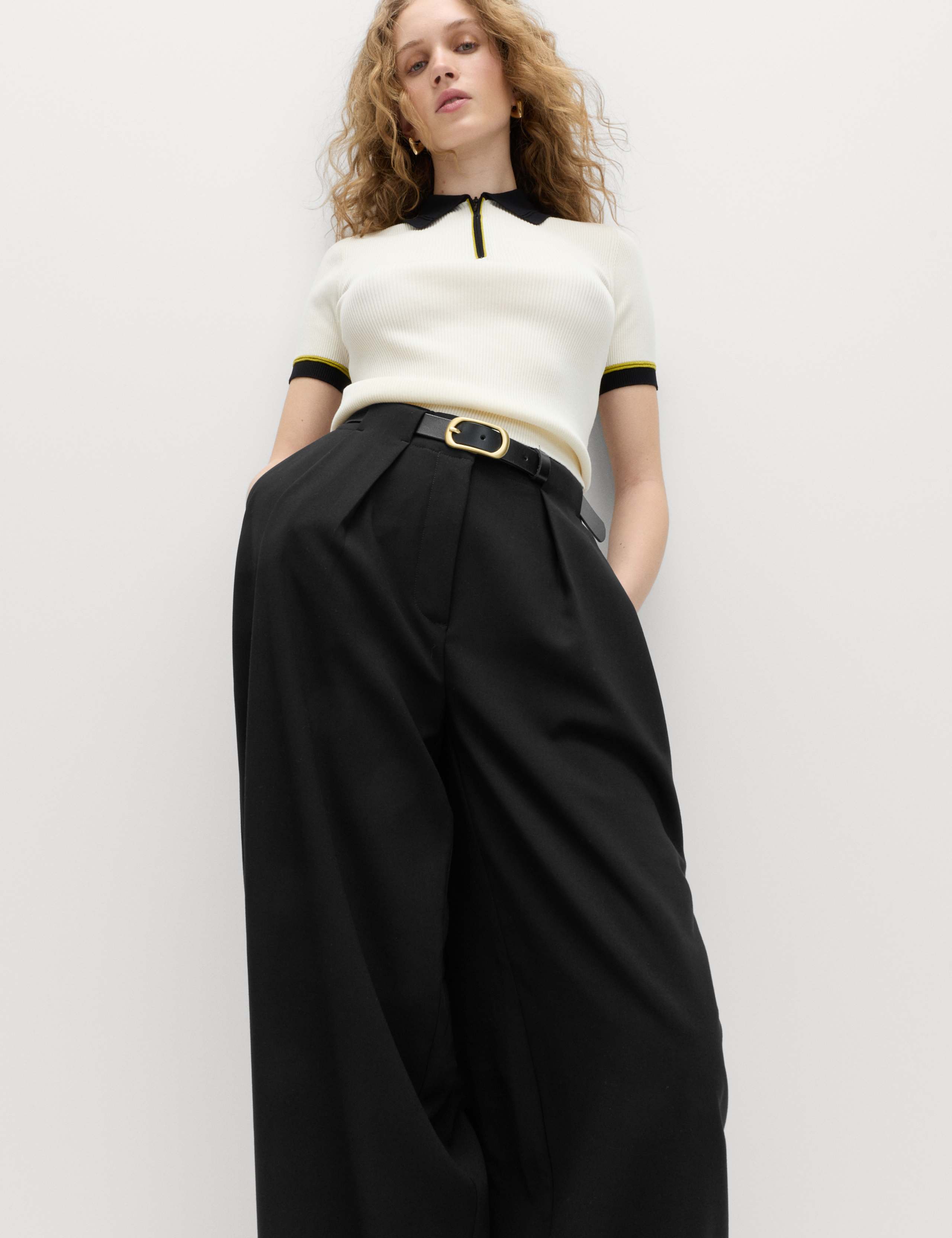 Horseshoe Pleat Front Tapered Trousers 3 of 5