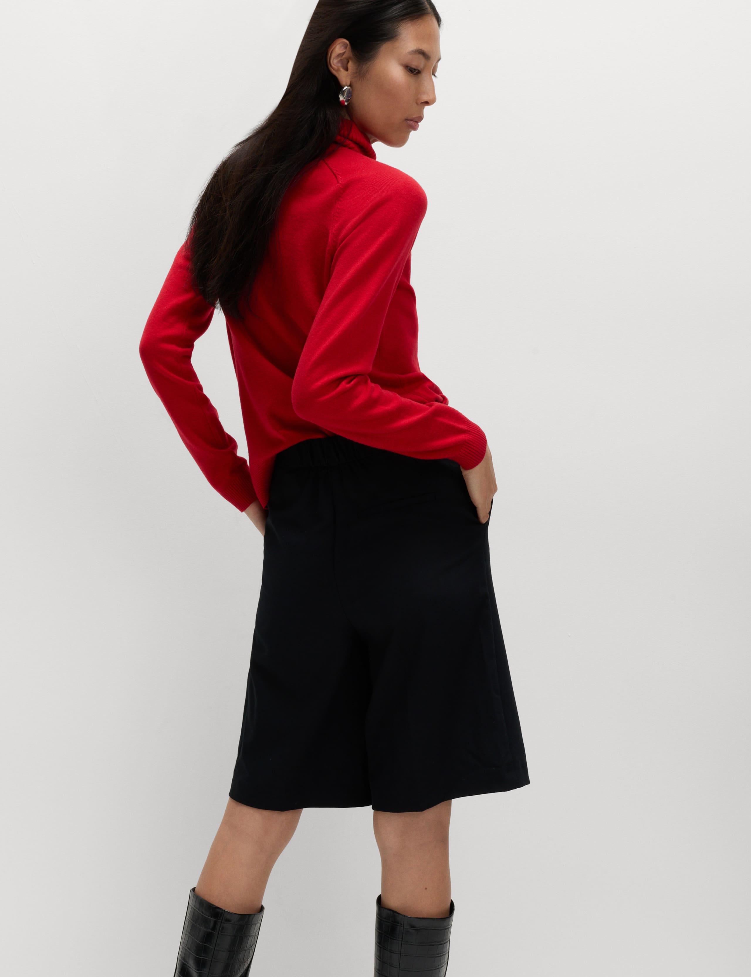 Bermuda Shorts 6 of 6