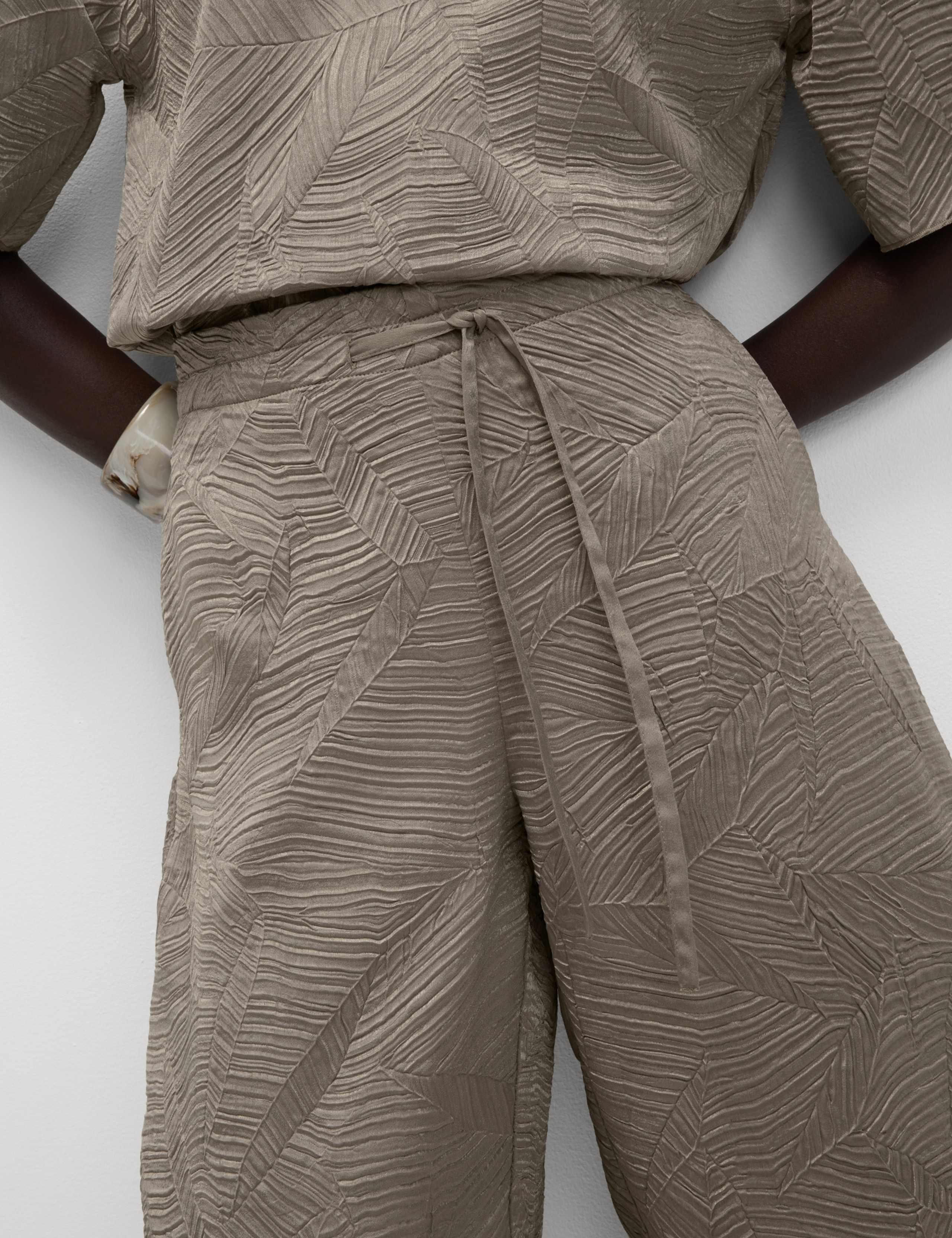 Textured Drawstring Barrel Leg Cropped Trousers 4 of 6