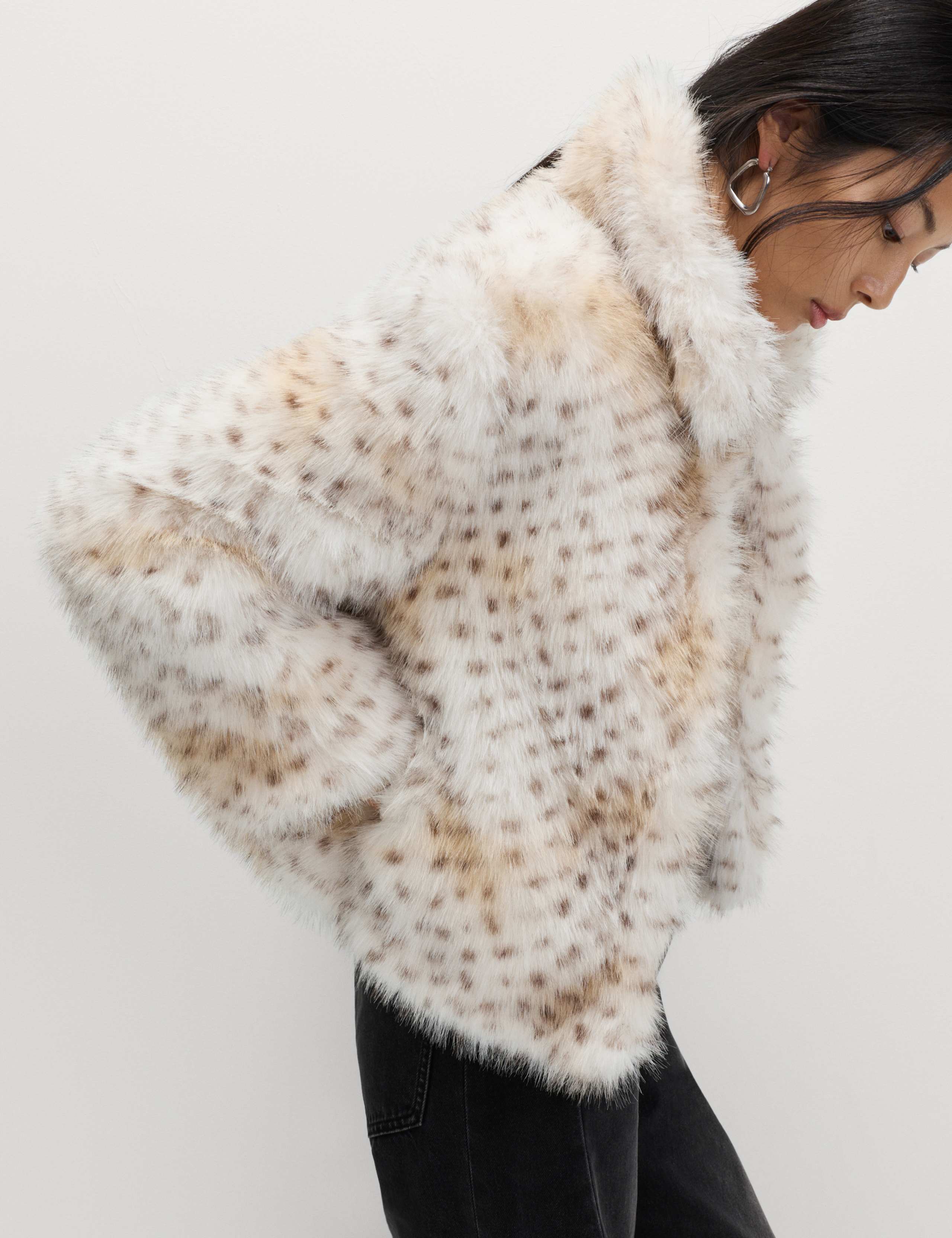 Snow Leopard Faux Fur Short Jacket 4 of 7